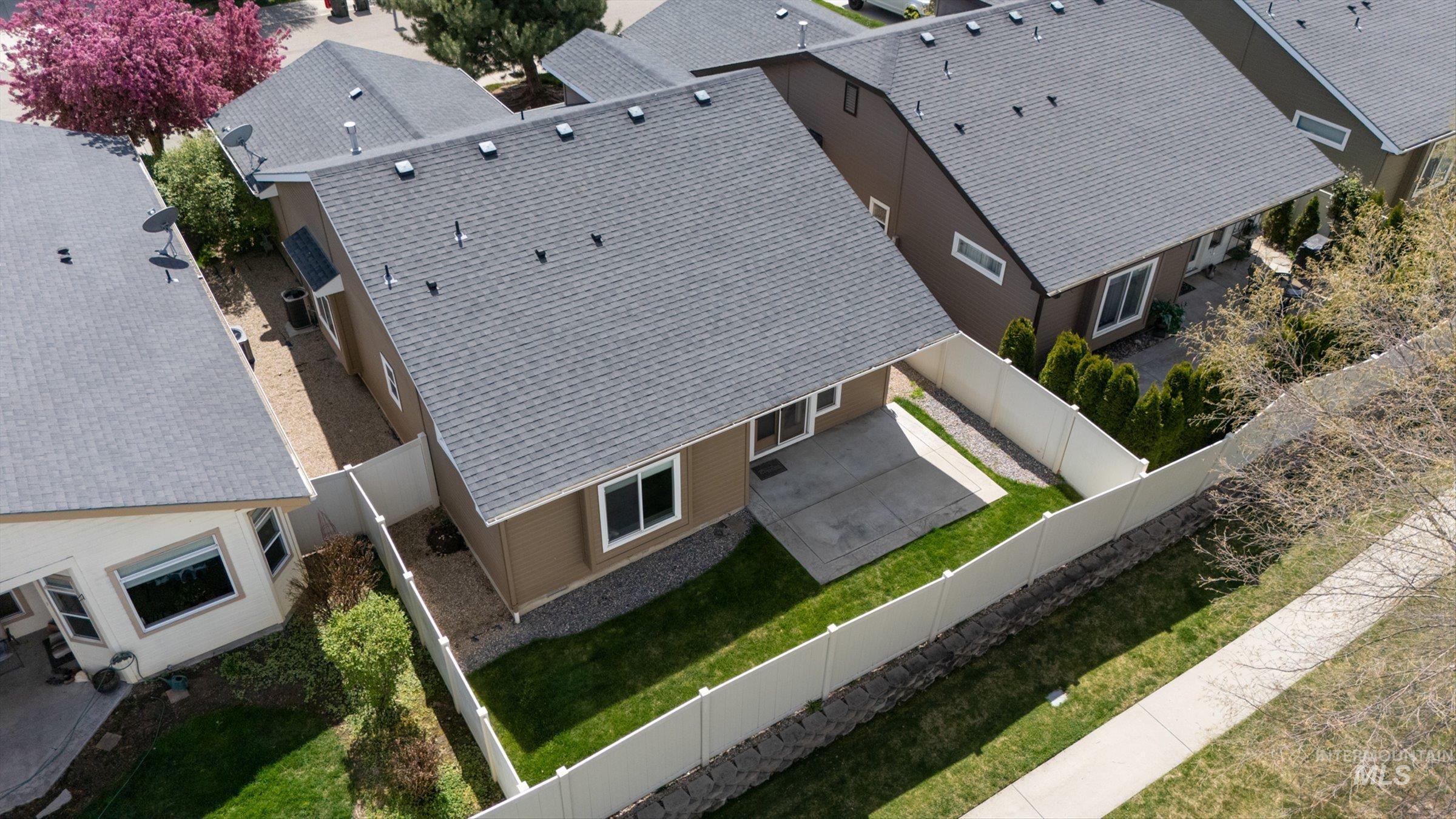 2254 S Blackspur Way, Meridian, Idaho 83642-7496, 2 Bedrooms, 2 Bathrooms, Residential For Sale, Price $400,000, 98981240