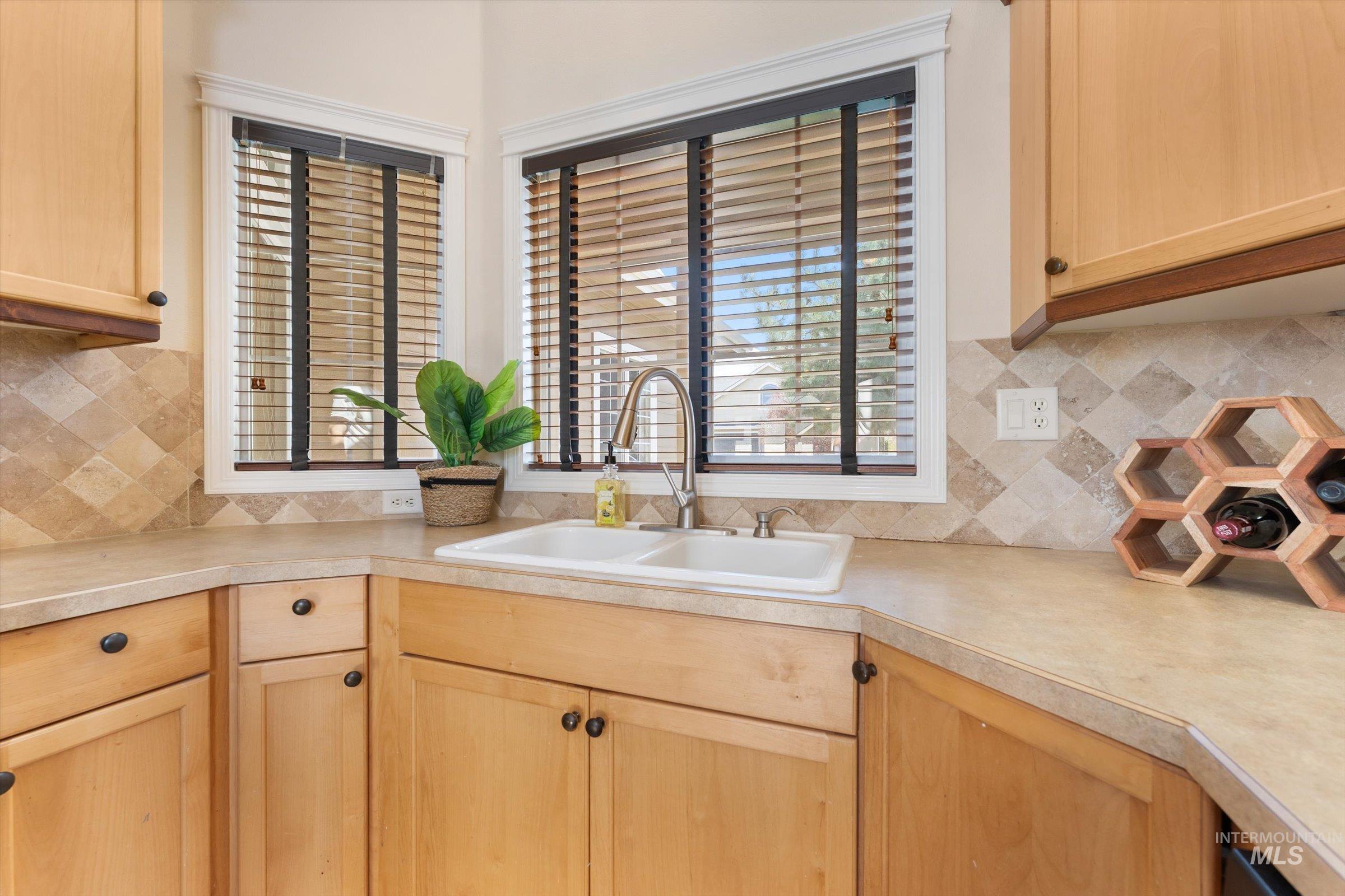 2254 S Blackspur Way, Meridian, Idaho 83642-7496, 2 Bedrooms, 2 Bathrooms, Residential For Sale, Price $400,000, 98981240