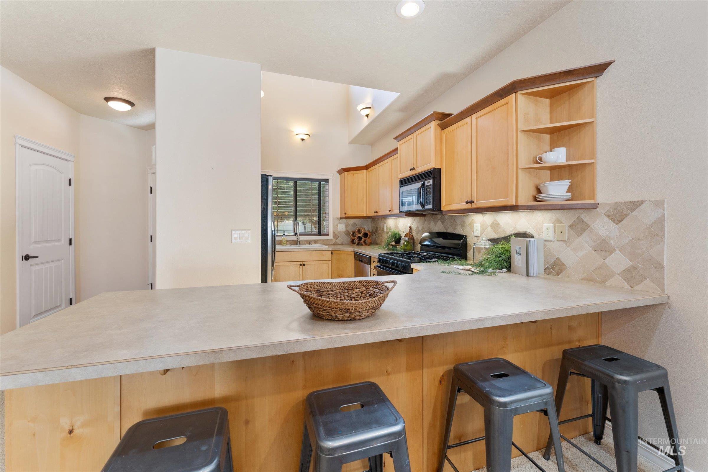 2254 S Blackspur Way, Meridian, Idaho 83642-7496, 2 Bedrooms, 2 Bathrooms, Residential For Sale, Price $400,000, 98981240