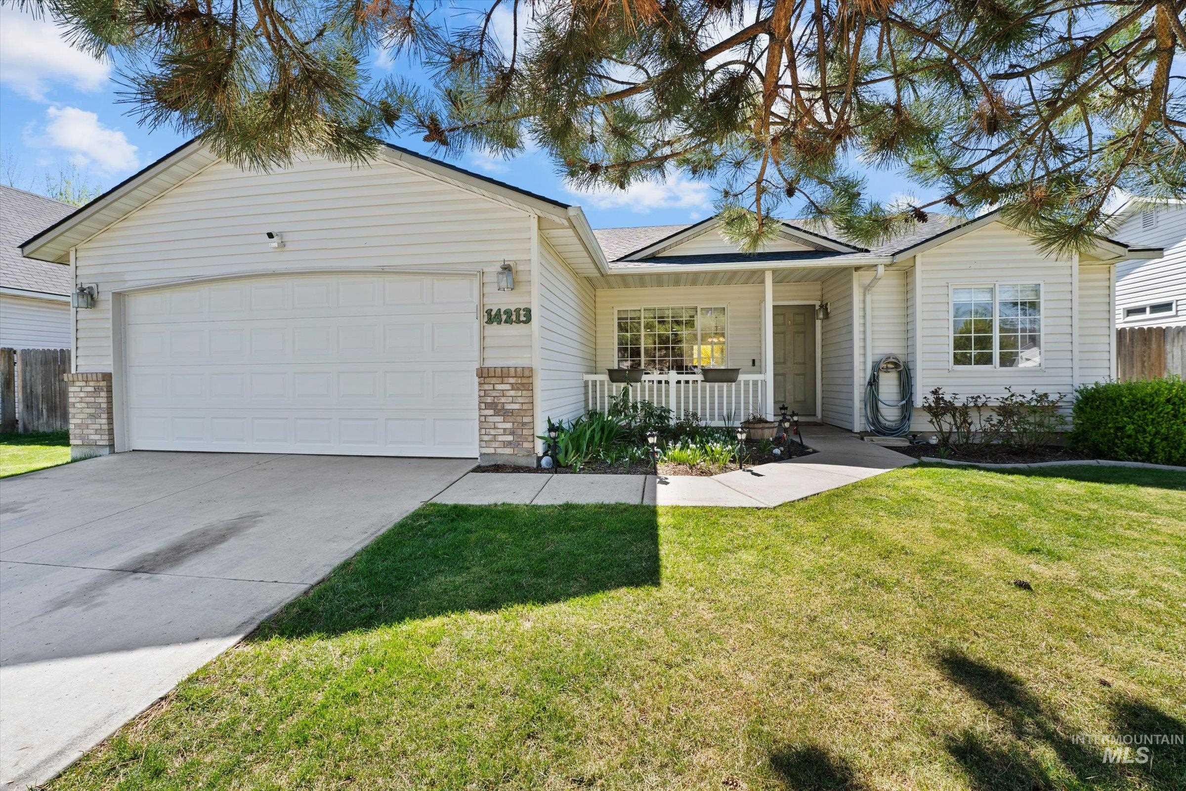 14213 Carolina St, Caldwell, Idaho 83607-1465, 4 Bedrooms, 2 Bathrooms, Residential For Sale, Price $360,000, 98981241