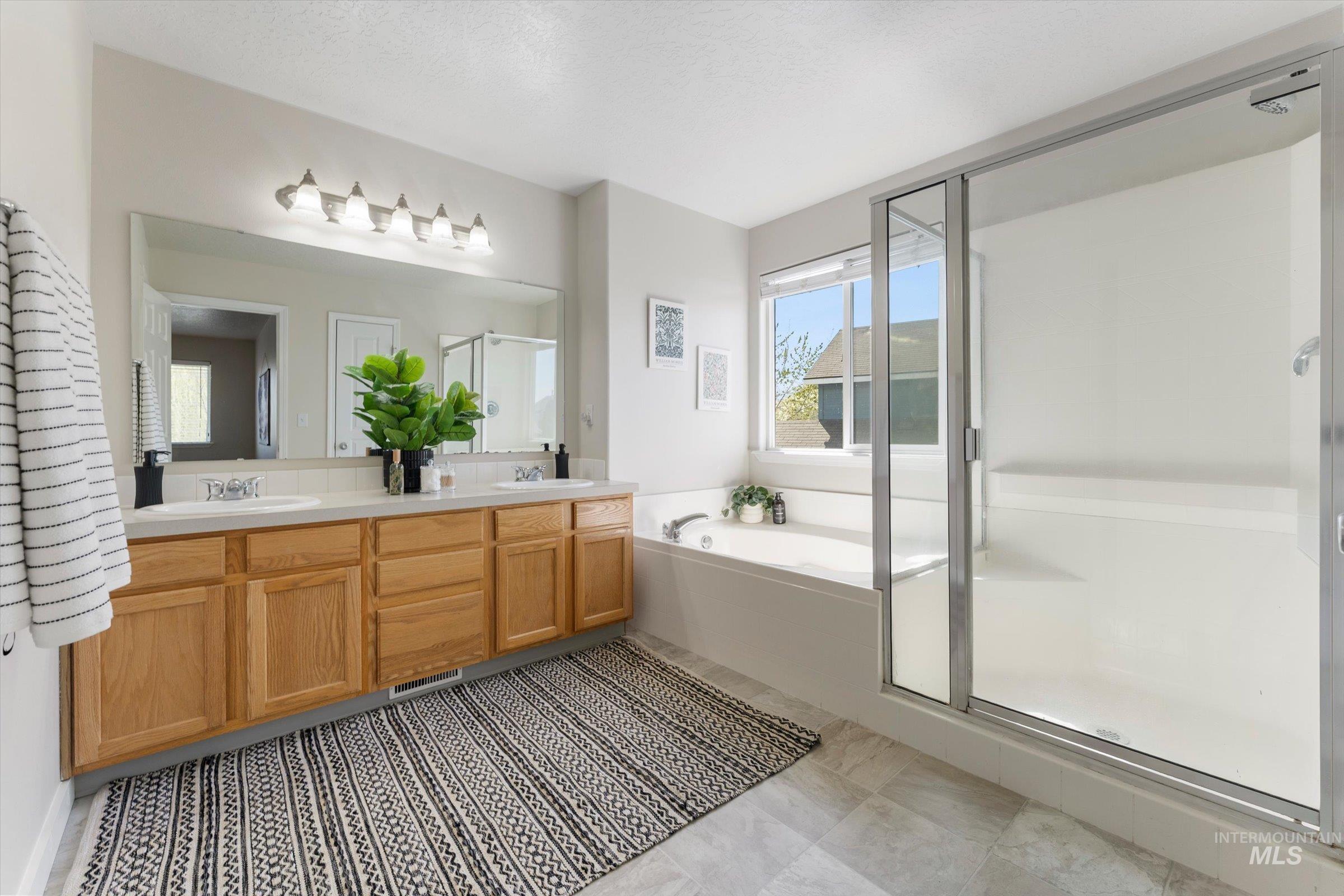 2150 W Grassy Creek Dr, Nampa, Idaho 83686, 5 Bedrooms, 2.5 Bathrooms, Residential For Sale, Price $500,000, 98981242