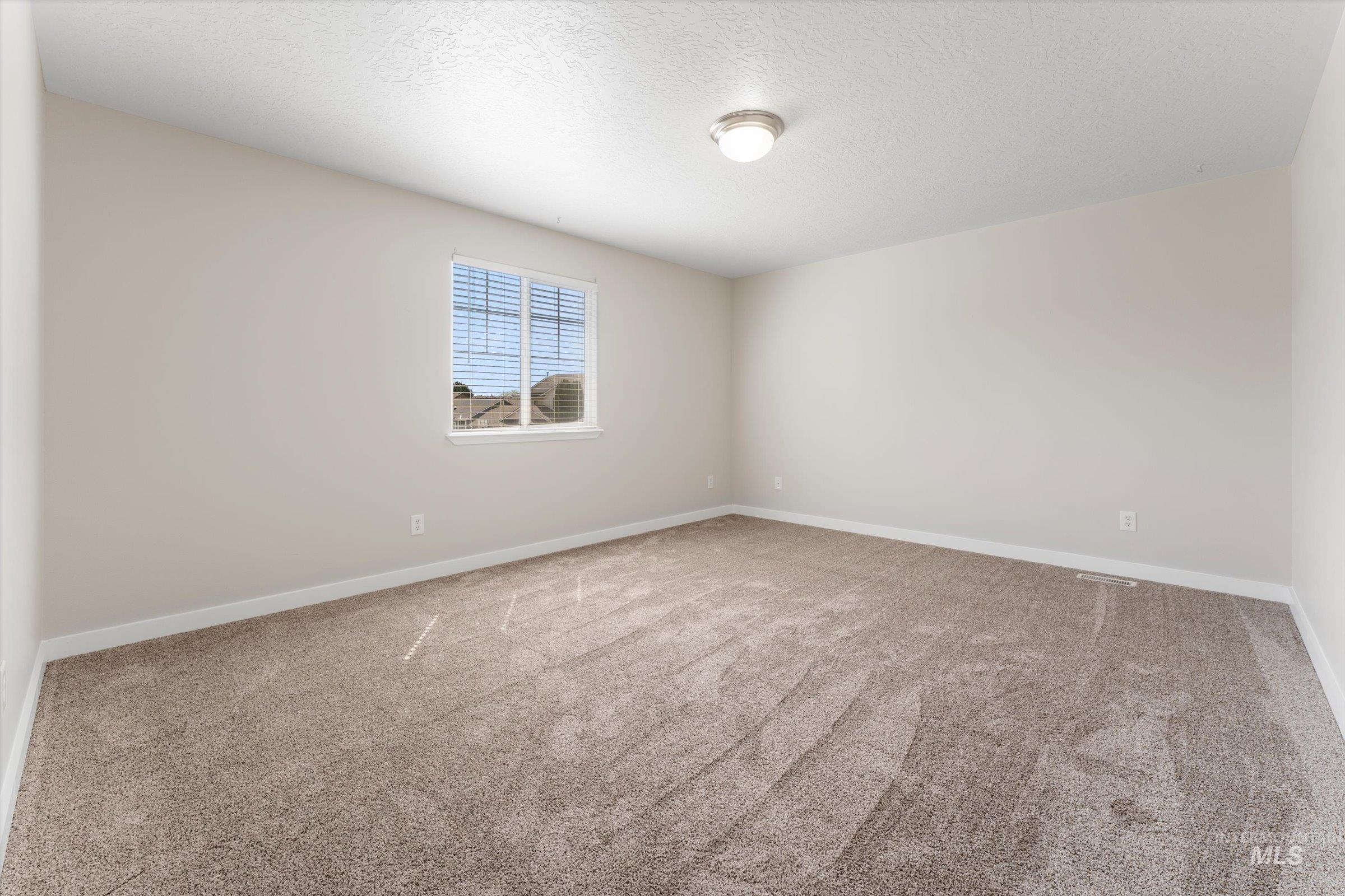 2150 W Grassy Creek Dr, Nampa, Idaho 83686, 5 Bedrooms, 2.5 Bathrooms, Residential For Sale, Price $500,000, 98981242