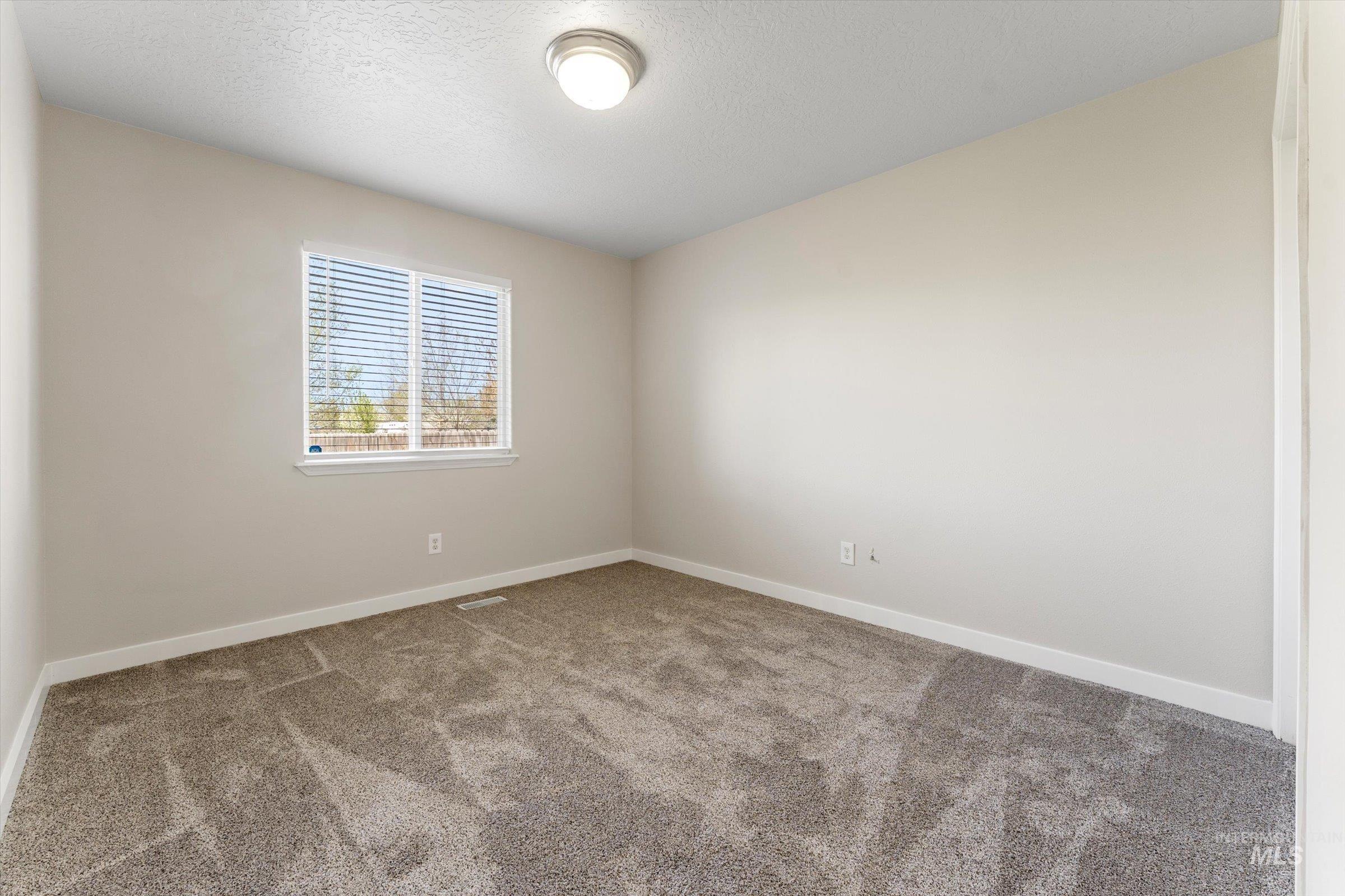 2150 W Grassy Creek Dr, Nampa, Idaho 83686, 5 Bedrooms, 2.5 Bathrooms, Residential For Sale, Price $500,000, 98981242