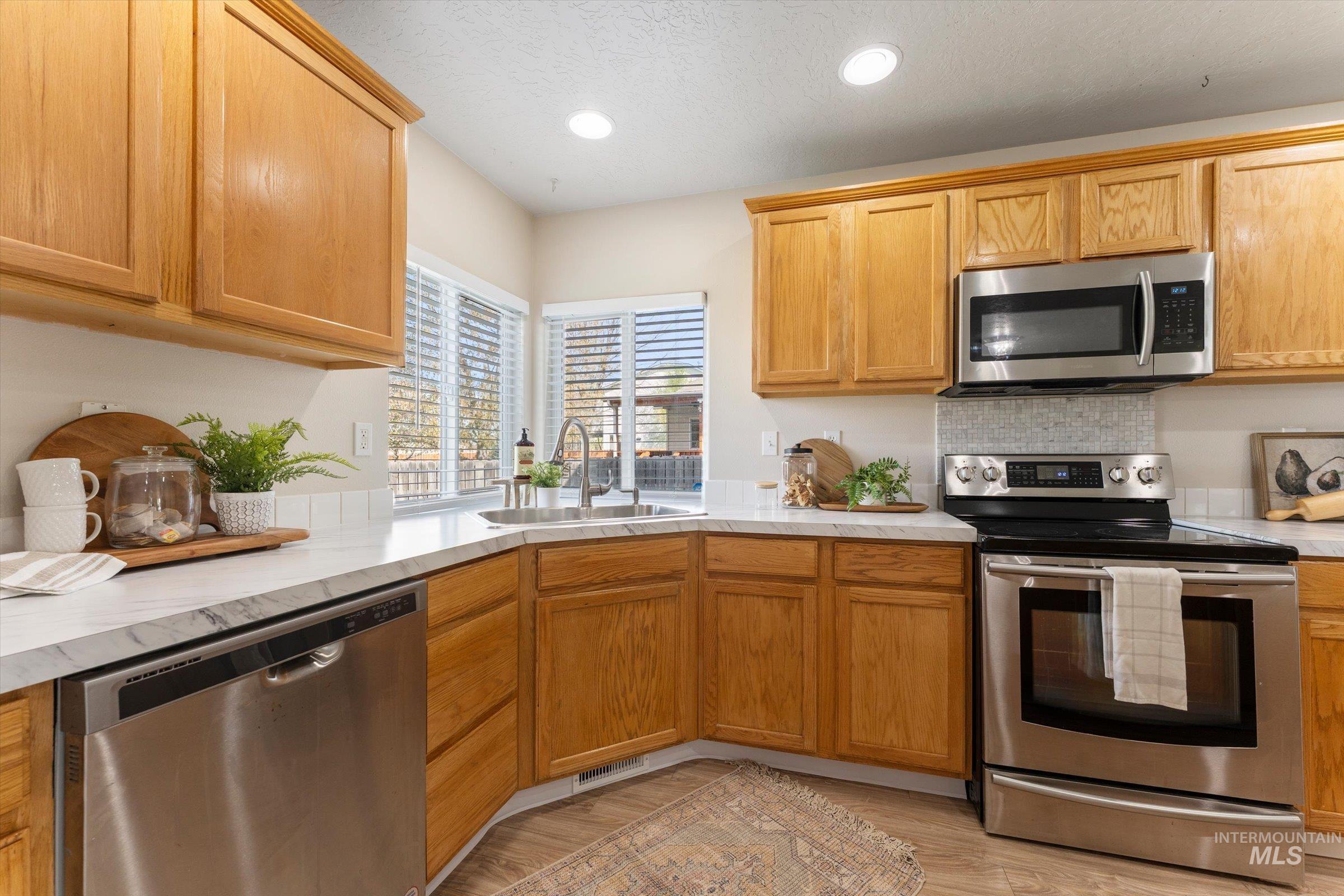 2150 W Grassy Creek Dr, Nampa, Idaho 83686, 5 Bedrooms, 2.5 Bathrooms, Residential For Sale, Price $500,000, 98981242