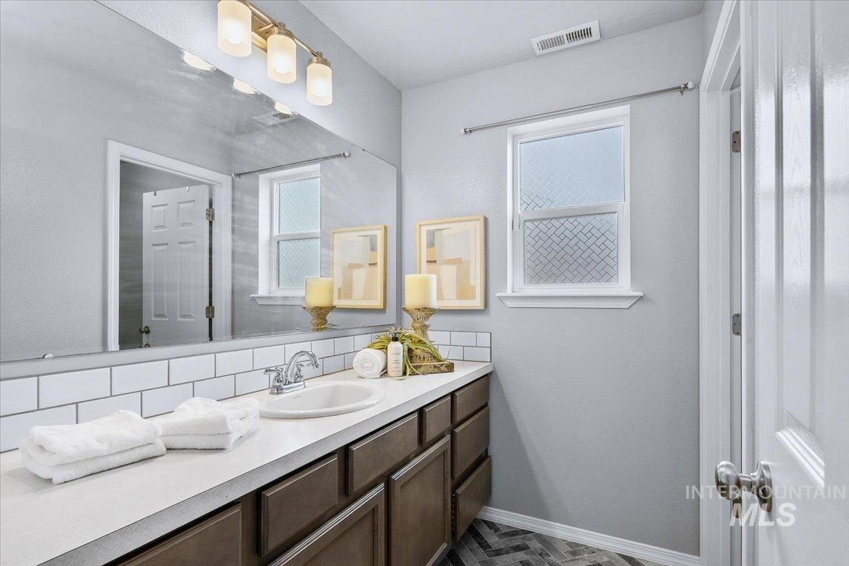 583 W Allspice St, Kuna, Idaho 83634, 4 Bedrooms, 2 Bathrooms, Residential For Sale, Price $529,999, 98981243