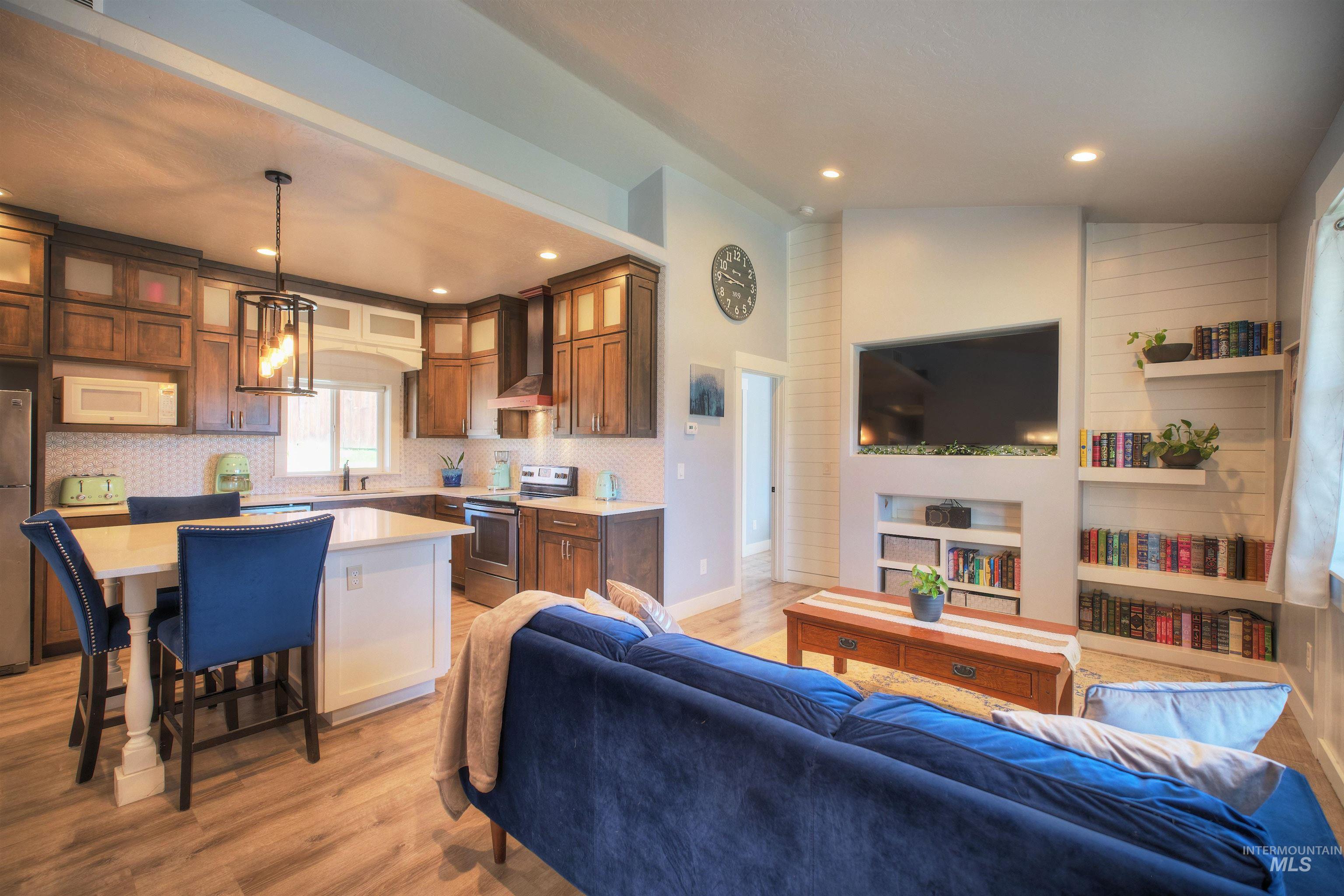 11 6th Street, Middleton, Idaho 83644, 3 Bedrooms, 2 Bathrooms, Residential For Sale, Price $339,900, 98981244