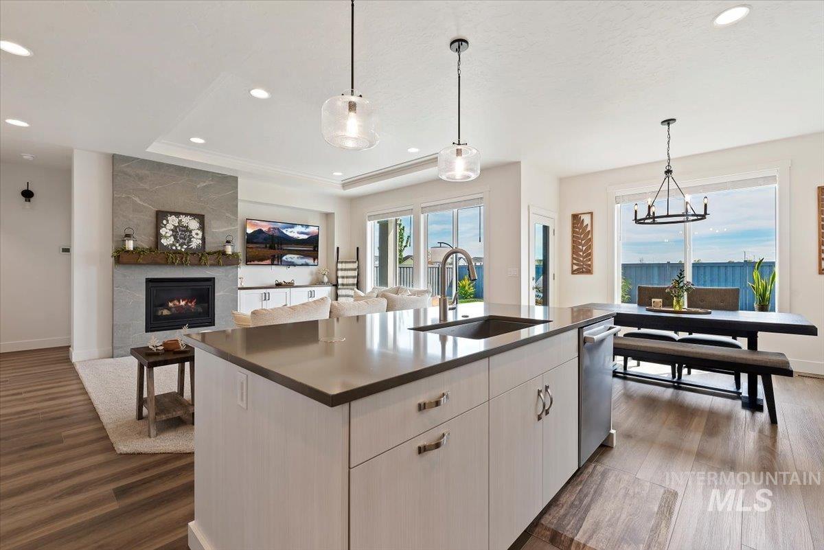 10305 Stony Oak St, Nampa, Idaho 83687, 3 Bedrooms, 2 Bathrooms, Residential For Sale, Price $479,000, 98981249