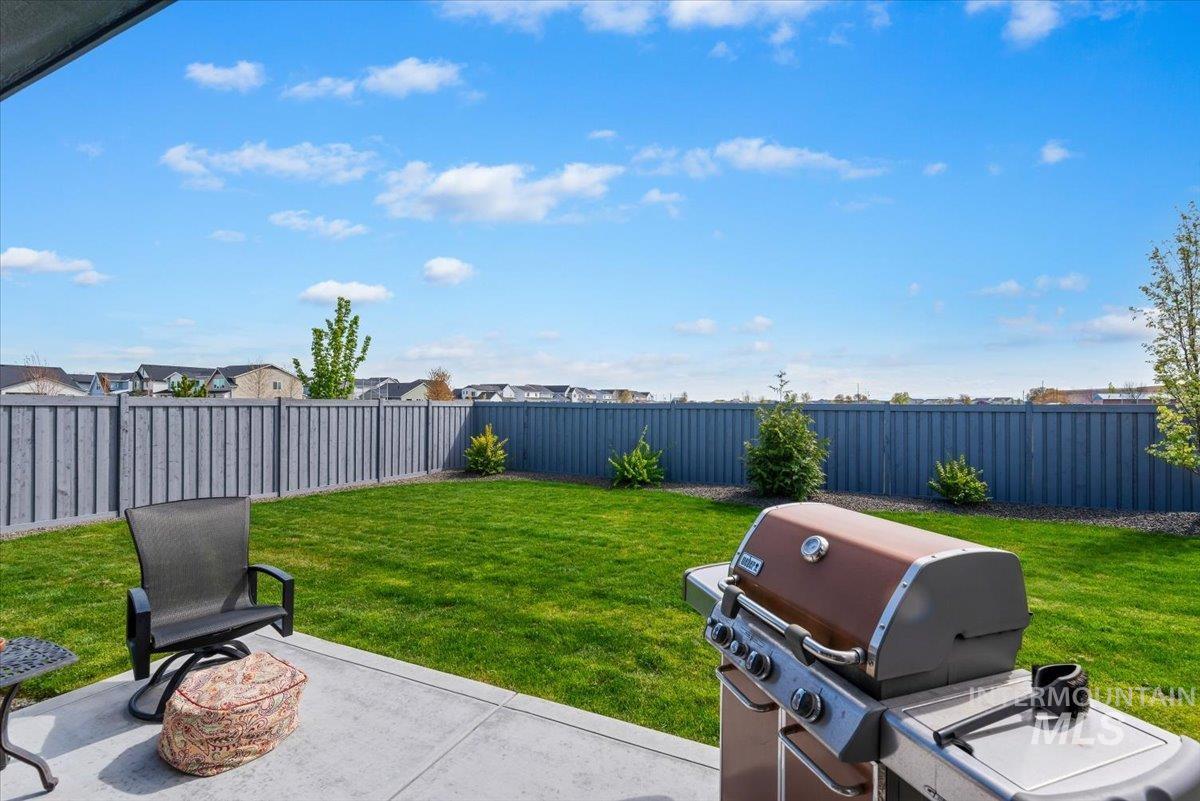 10305 Stony Oak St, Nampa, Idaho 83687, 3 Bedrooms, 2 Bathrooms, Residential For Sale, Price $489,000, 98981249