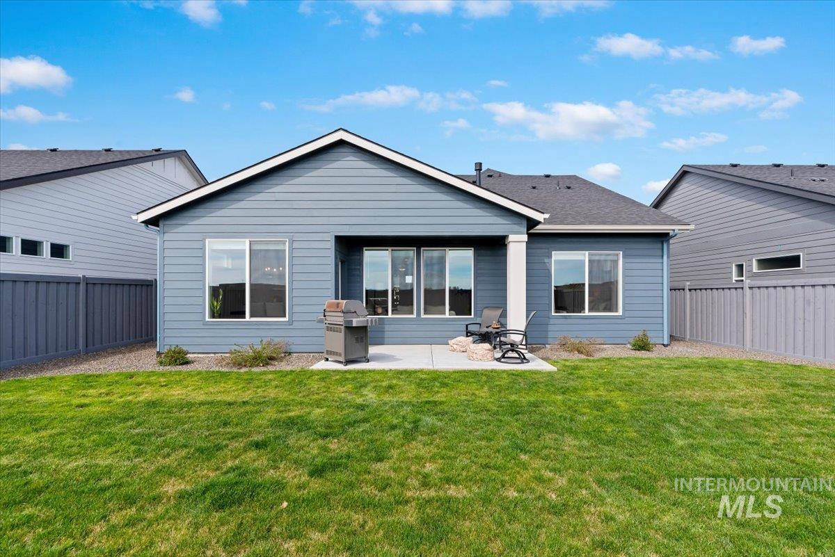 10305 Stony Oak St, Nampa, Idaho 83687, 3 Bedrooms, 2 Bathrooms, Residential For Sale, Price $479,000, 98981249
