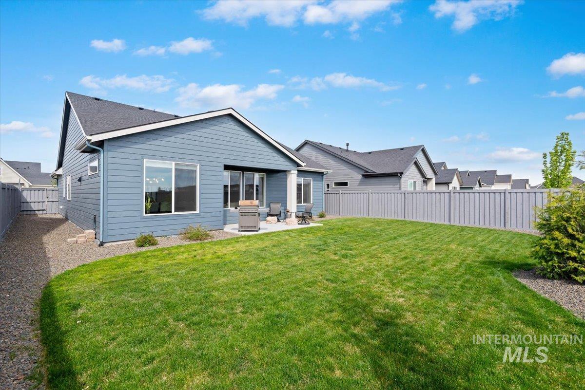 10305 Stony Oak St, Nampa, Idaho 83687, 3 Bedrooms, 2 Bathrooms, Residential For Sale, Price $479,000, 98981249