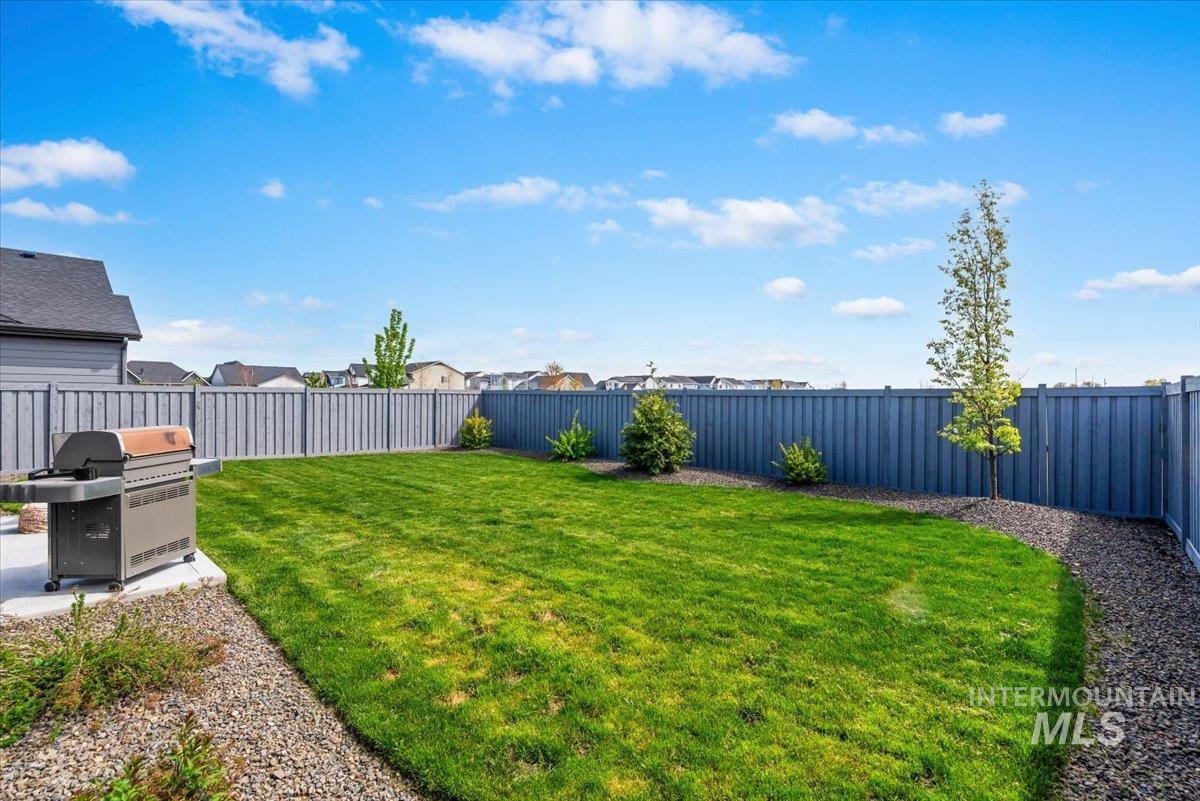 10305 Stony Oak St, Nampa, Idaho 83687, 3 Bedrooms, 2 Bathrooms, Residential For Sale, Price $489,000, 98981249