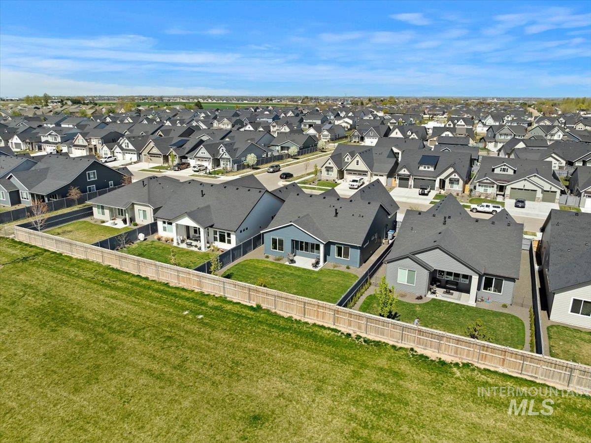 10305 Stony Oak St, Nampa, Idaho 83687, 3 Bedrooms, 2 Bathrooms, Residential For Sale, Price $489,000, 98981249