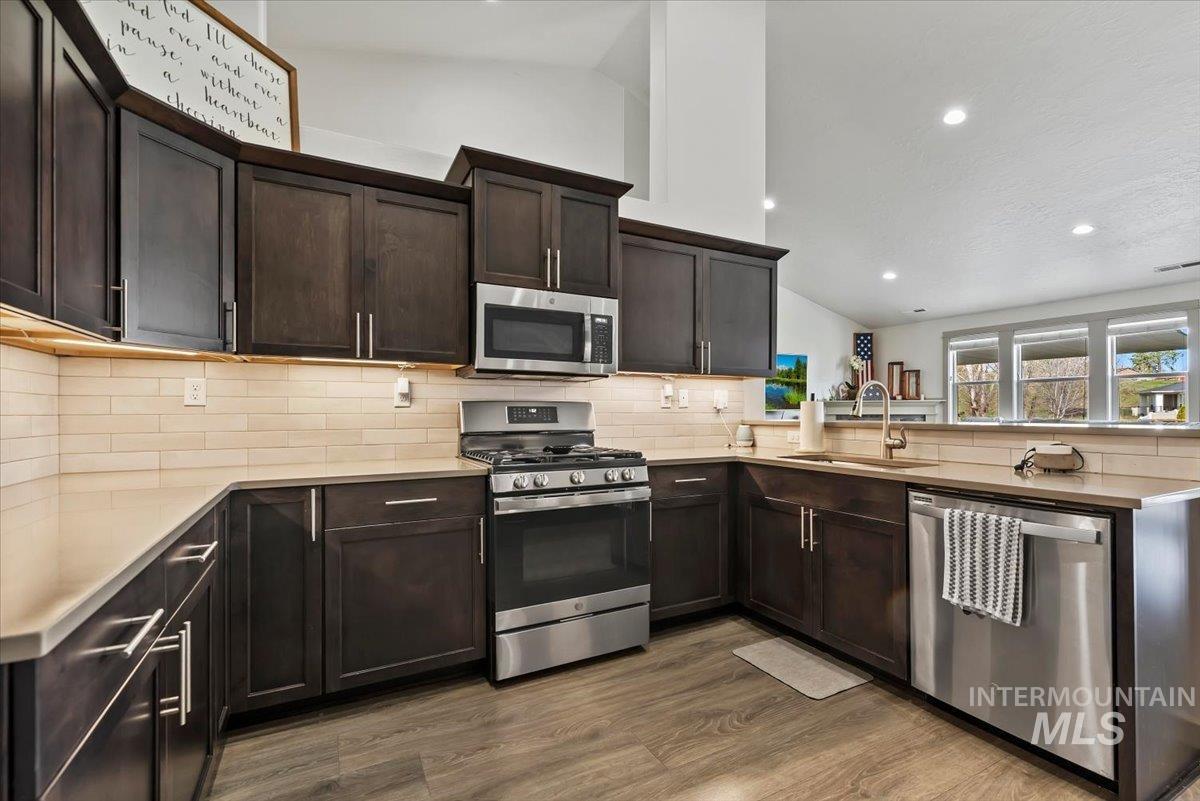 482 Fox Lantern Court, Middleton, Idaho 83644, 4 Bedrooms, 2.5 Bathrooms, Residential For Sale, Price $705,000, 98981252
