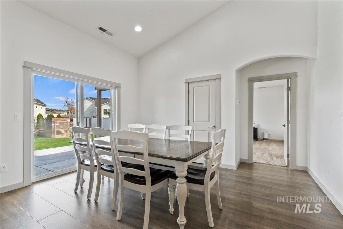 482 Fox Lantern Court, Middleton, Idaho 83644, 4 Bedrooms, 2.5 Bathrooms, Residential For Sale, Price $705,000, 98981252