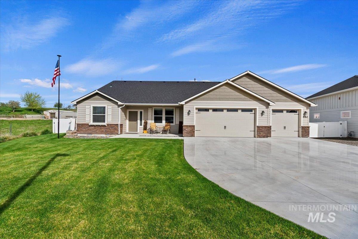 482 Fox Lantern Court, Middleton, Idaho 83644, 4 Bedrooms, 2.5 Bathrooms, Residential For Sale, Price $705,000, 98981252
