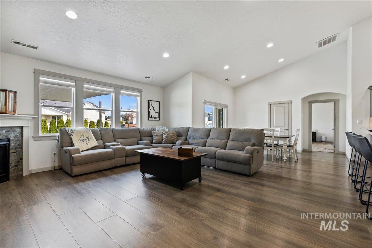 482 Fox Lantern Court, Middleton, Idaho 83644, 4 Bedrooms, 2.5 Bathrooms, Residential For Sale, Price $705,000, 98981252