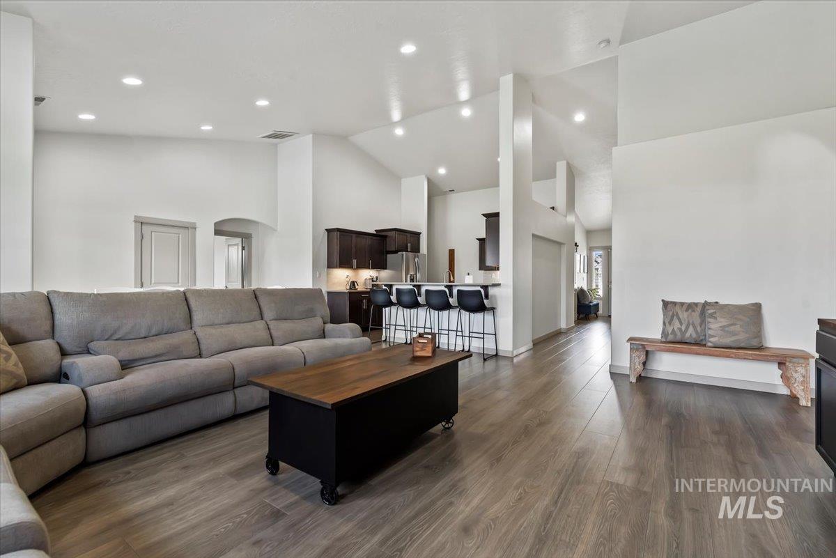 482 Fox Lantern Court, Middleton, Idaho 83644, 4 Bedrooms, 2.5 Bathrooms, Residential For Sale, Price $705,000, 98981252