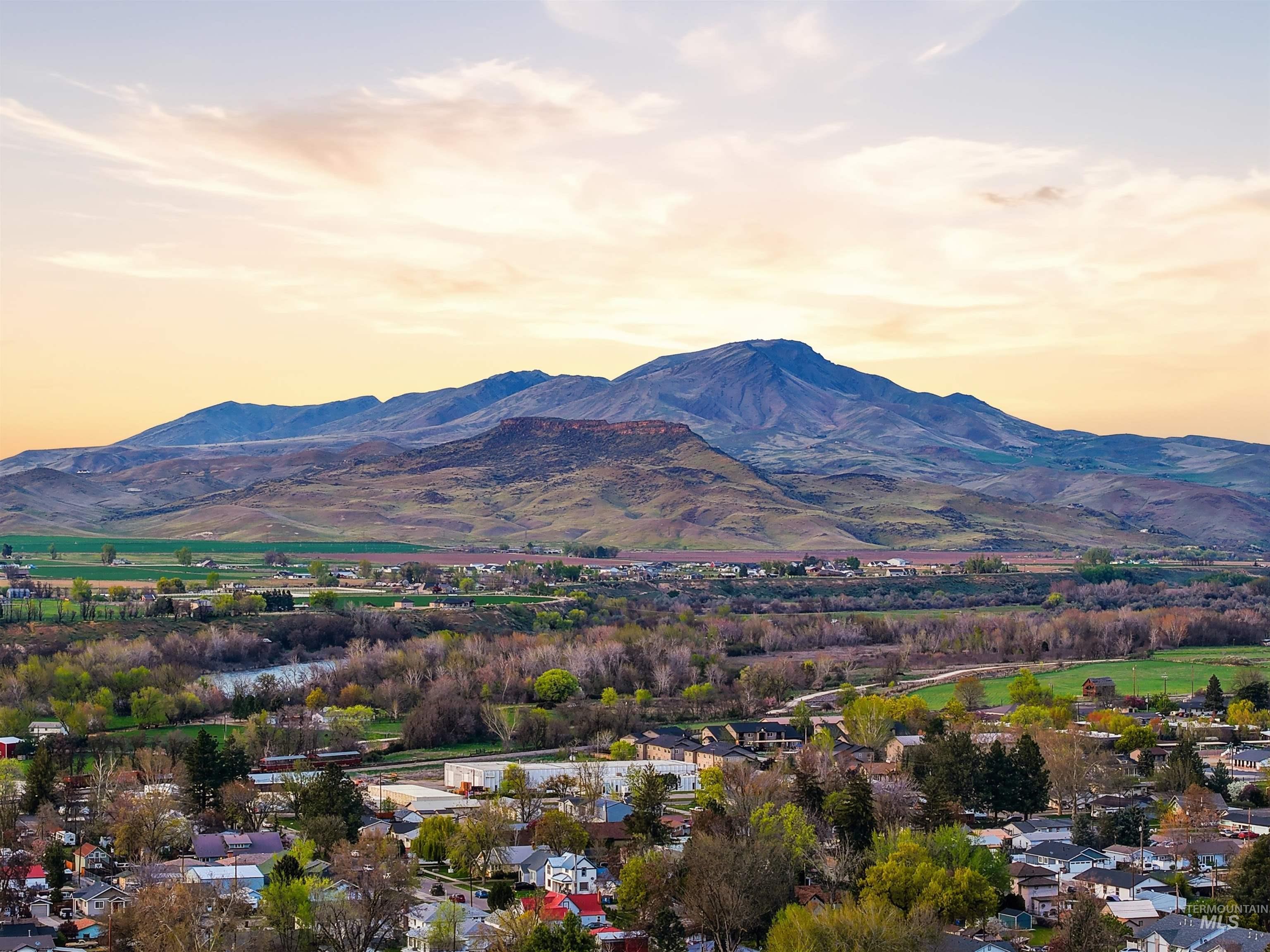 610 E 1st street, Emmett, Idaho 83617, 4 Bedrooms, 3 Bathrooms, Residential For Sale, Price $675,000, 98981261