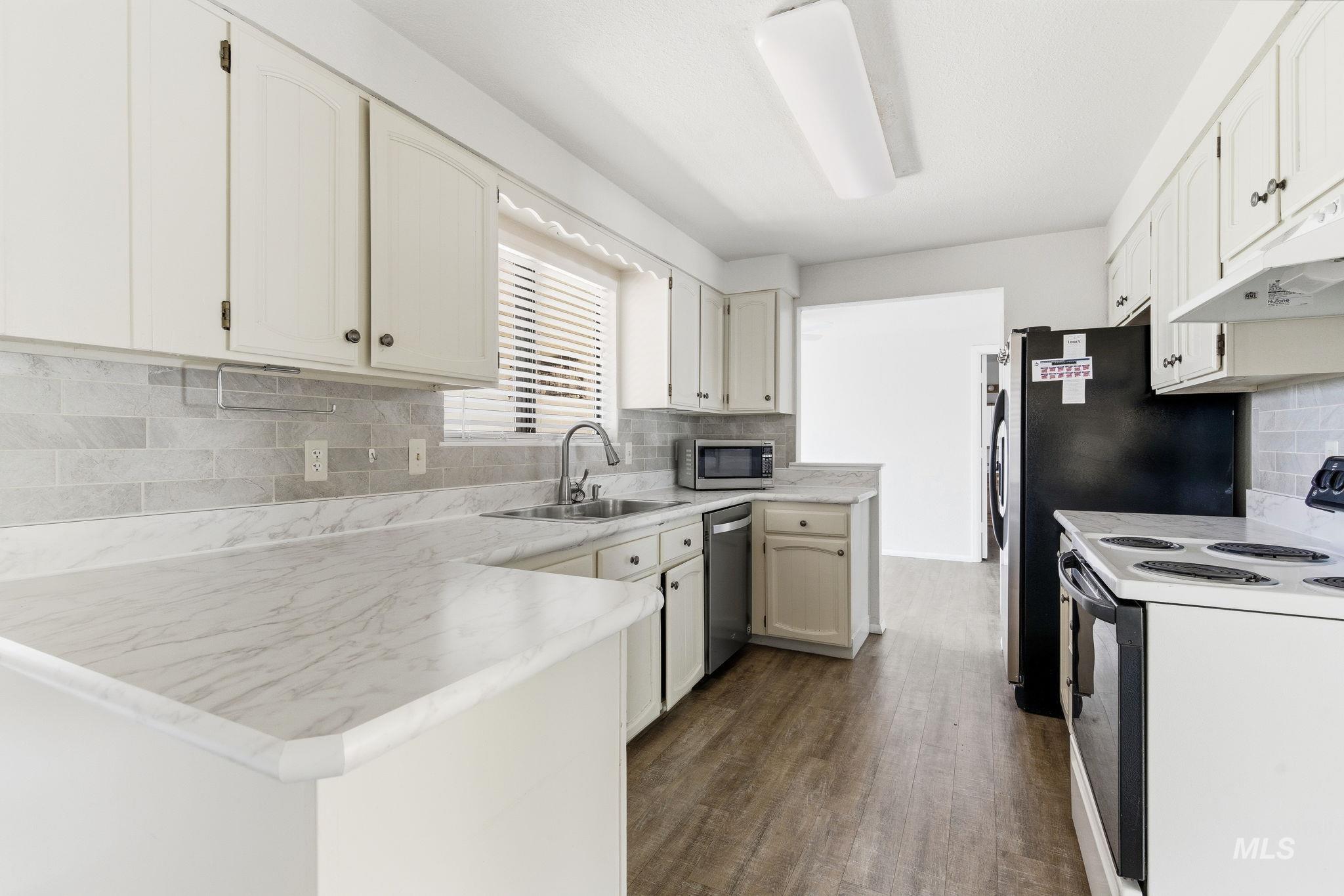 3911 S Constitution Way, Boise, Idaho 83706, 4 Bedrooms, 2 Bathrooms, Residential For Sale, Price $549,990, 98981264