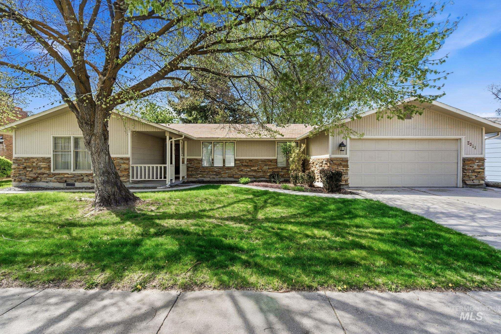 3911 S Constitution Way, Boise, Idaho 83706, 4 Bedrooms, 2 Bathrooms, Residential For Sale, Price $549,990, 98981264