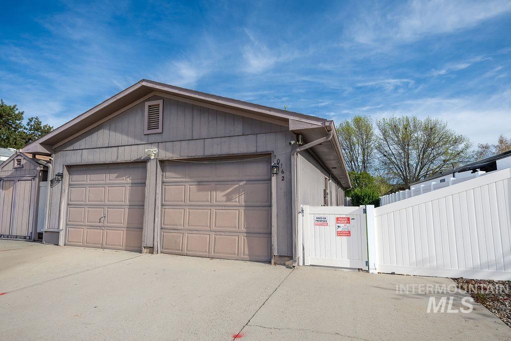 10162 Mesquite Lane, Boise, Idaho 83704, 2 Bedrooms, 2 Bathrooms, Residential For Sale, Price $279,990, 98981265