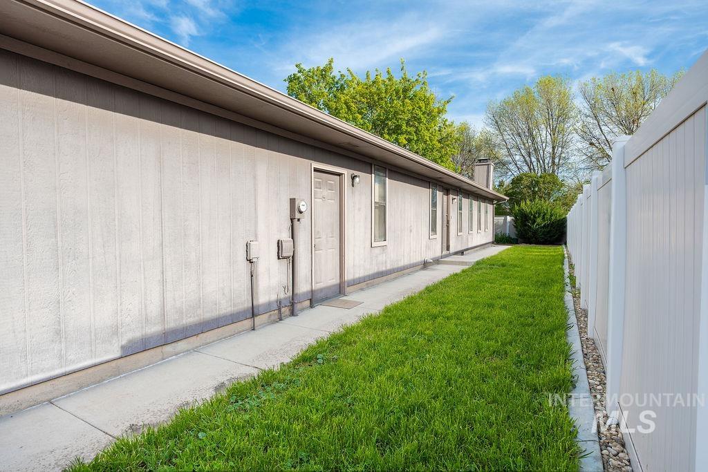 10162 Mesquite Lane, Boise, Idaho 83704, 2 Bedrooms, 2 Bathrooms, Residential For Sale, Price $279,990, 98981265