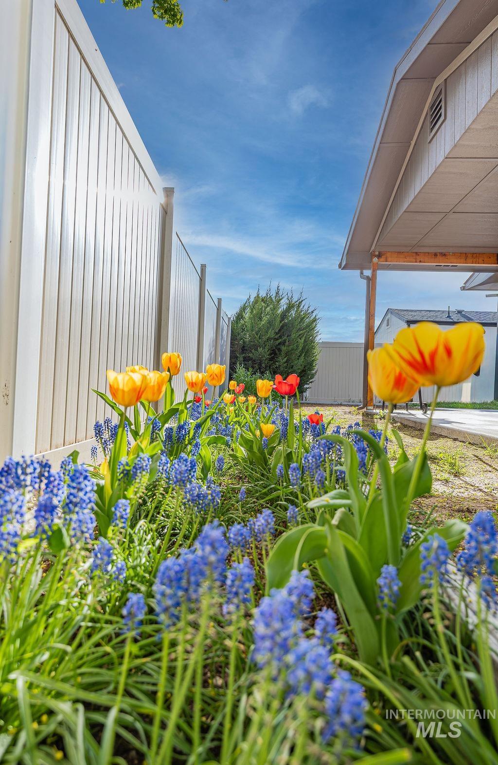 10162 Mesquite Lane, Boise, Idaho 83704, 2 Bedrooms, 2 Bathrooms, Residential For Sale, Price $279,990, 98981265