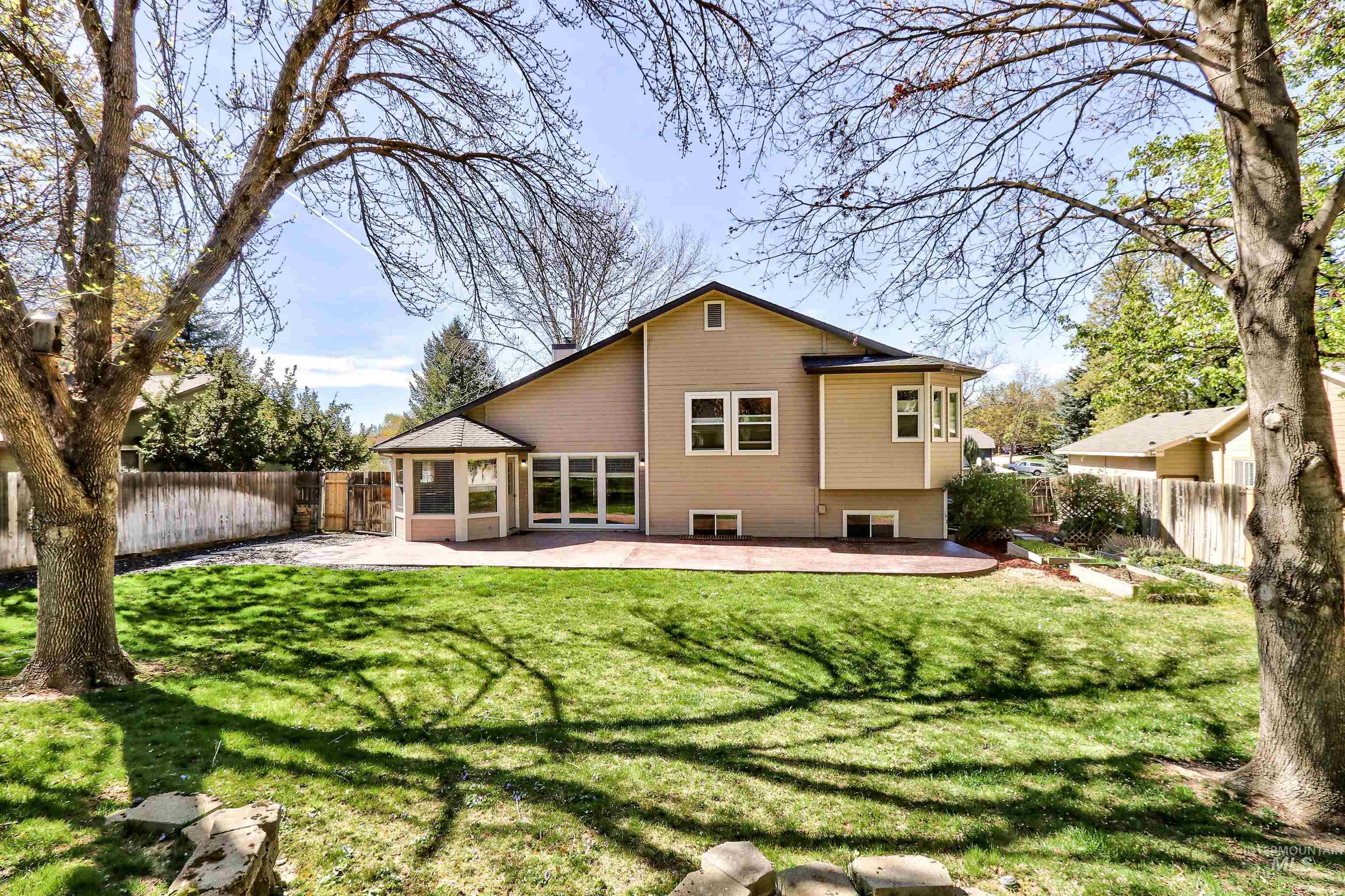 678 Stierman, Eagle, Idaho 83616-0000, 4 Bedrooms, 2.5 Bathrooms, Residential For Sale, Price $645,900, 98981269