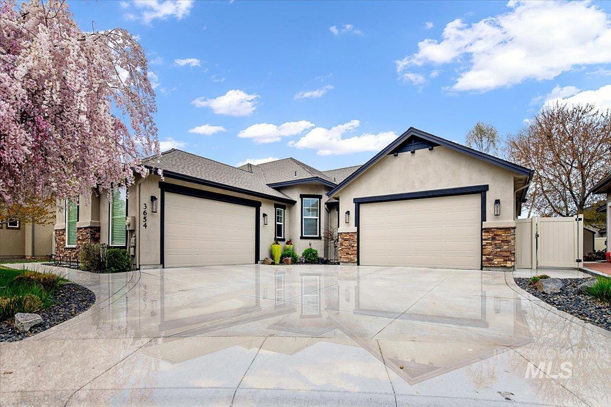 3654 E Brentor Court, Meridian, Idaho 83642-8303, 4 Bedrooms, 3 Bathrooms, Residential For Sale, Price $925,000, 98981270