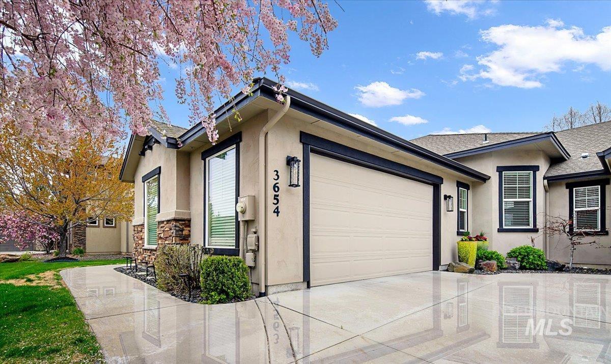 3654 E Brentor Court, Meridian, Idaho 83642-8303, 4 Bedrooms, 3 Bathrooms, Residential For Sale, Price $925,000, 98981270