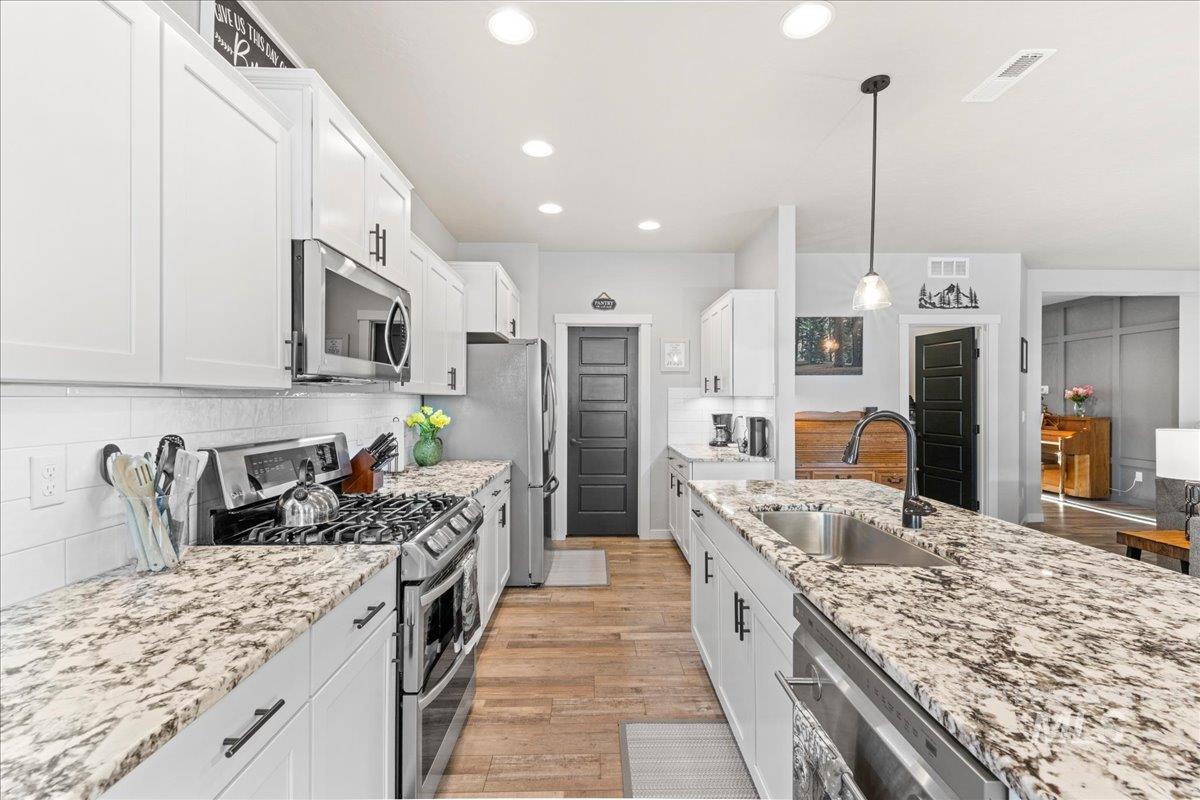 18320 N Wild Goose Ave, Nampa, Idaho 83687, 3 Bedrooms, 2 Bathrooms, Residential For Sale, Price $550,000, 98981272