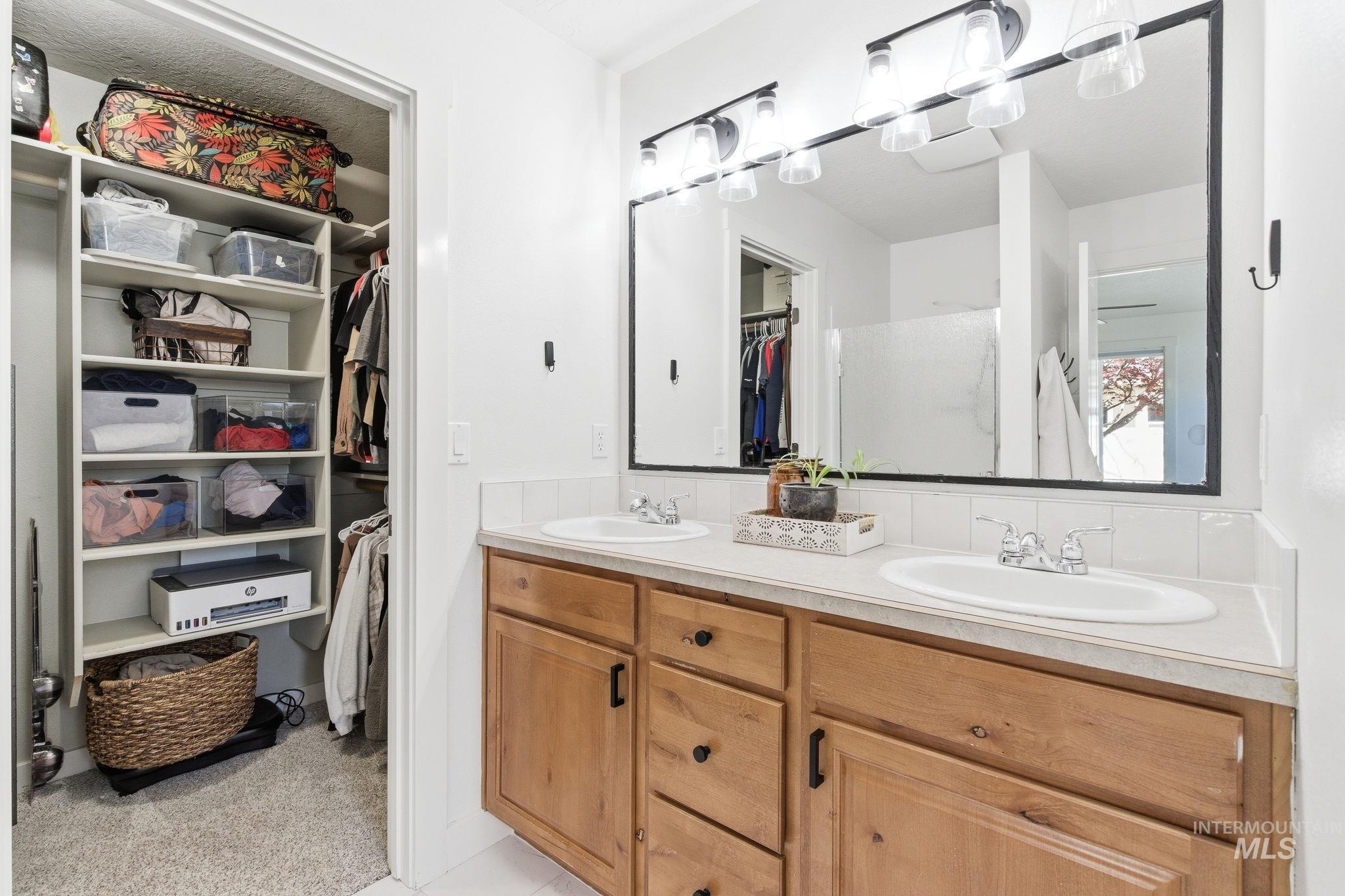 1032 W White Sands, Meridian, Idaho 83646, 3 Bedrooms, 2 Bathrooms, Residential For Sale, Price $499,900, 98981274