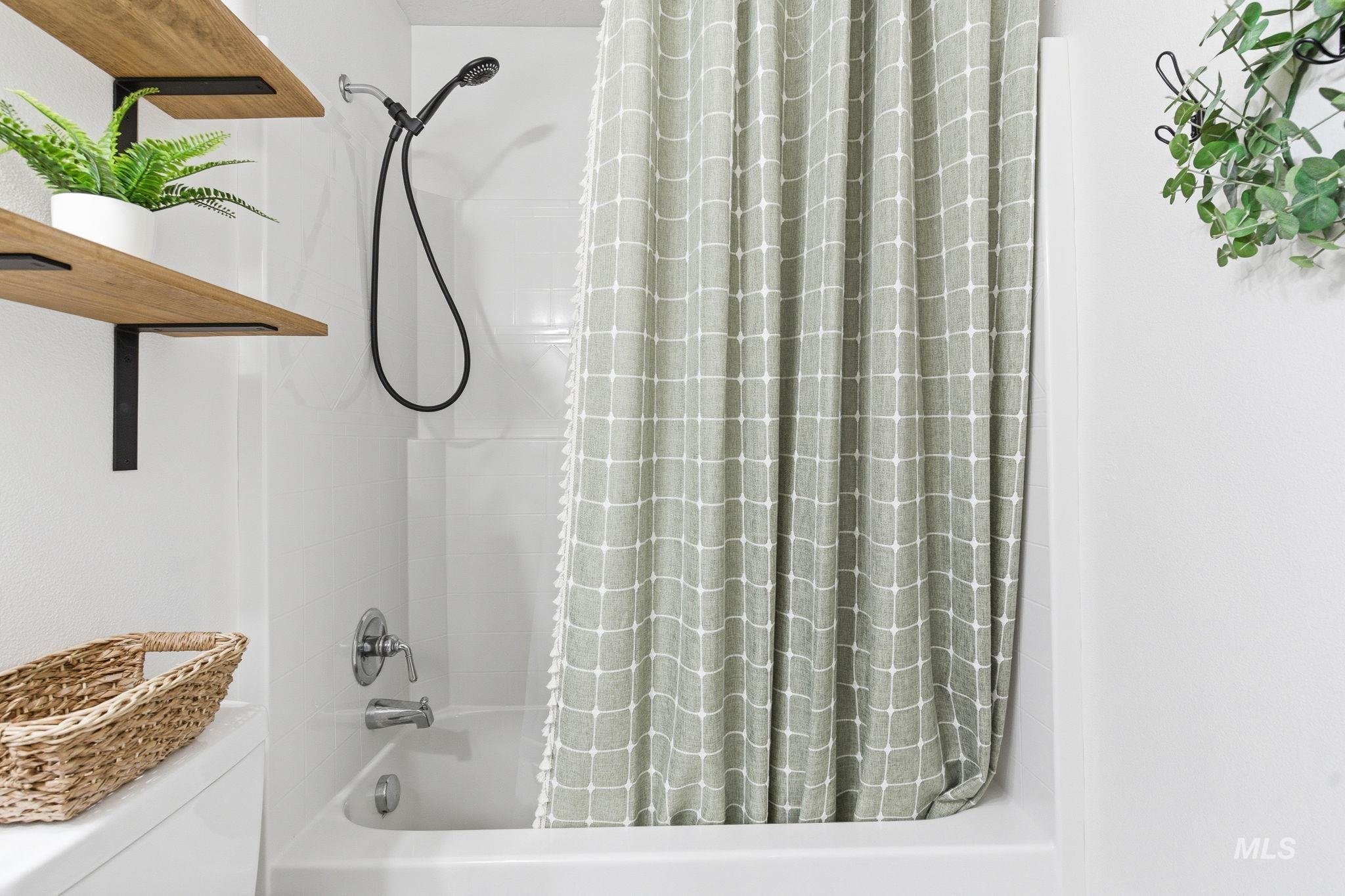 1032 W White Sands, Meridian, Idaho 83646, 3 Bedrooms, 2 Bathrooms, Residential For Sale, Price $499,900, 98981274