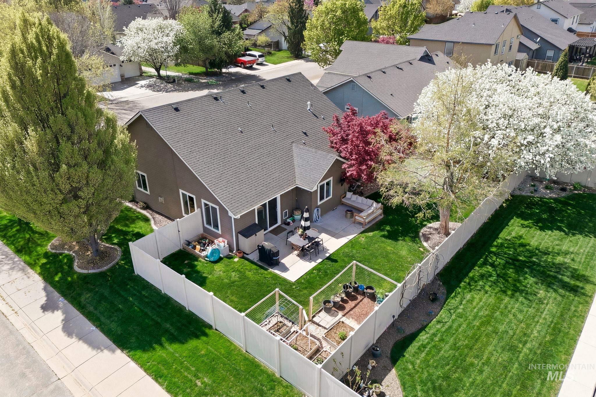 1032 W White Sands, Meridian, Idaho 83646, 3 Bedrooms, 2 Bathrooms, Residential For Sale, Price $499,900, 98981274