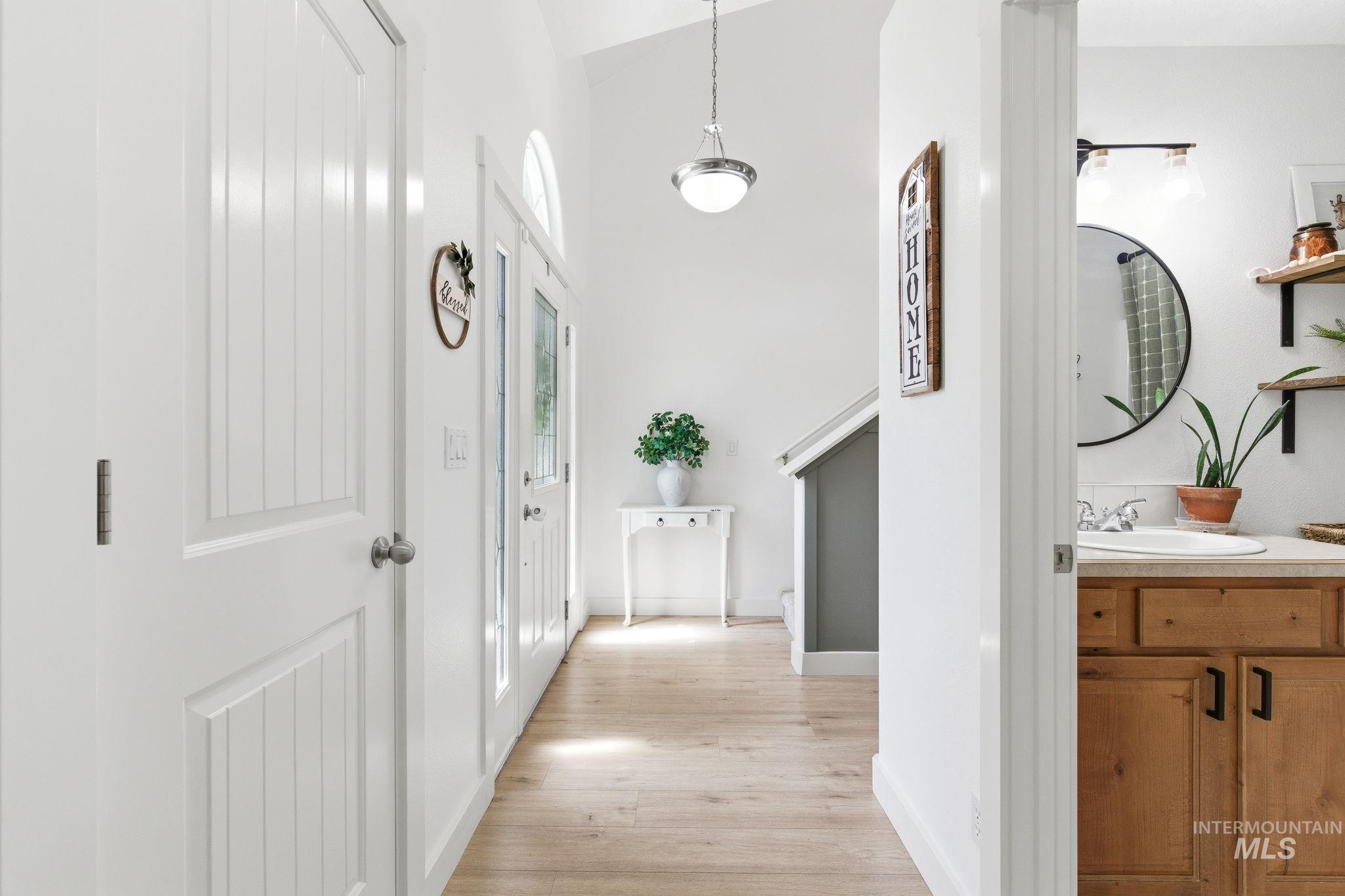 1032 W White Sands, Meridian, Idaho 83646, 3 Bedrooms, 2 Bathrooms, Residential For Sale, Price $499,900, 98981274