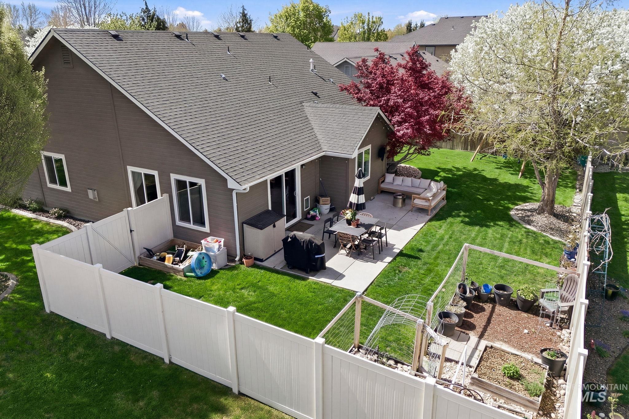 1032 W White Sands, Meridian, Idaho 83646, 3 Bedrooms, 2 Bathrooms, Residential For Sale, Price $499,900, 98981274