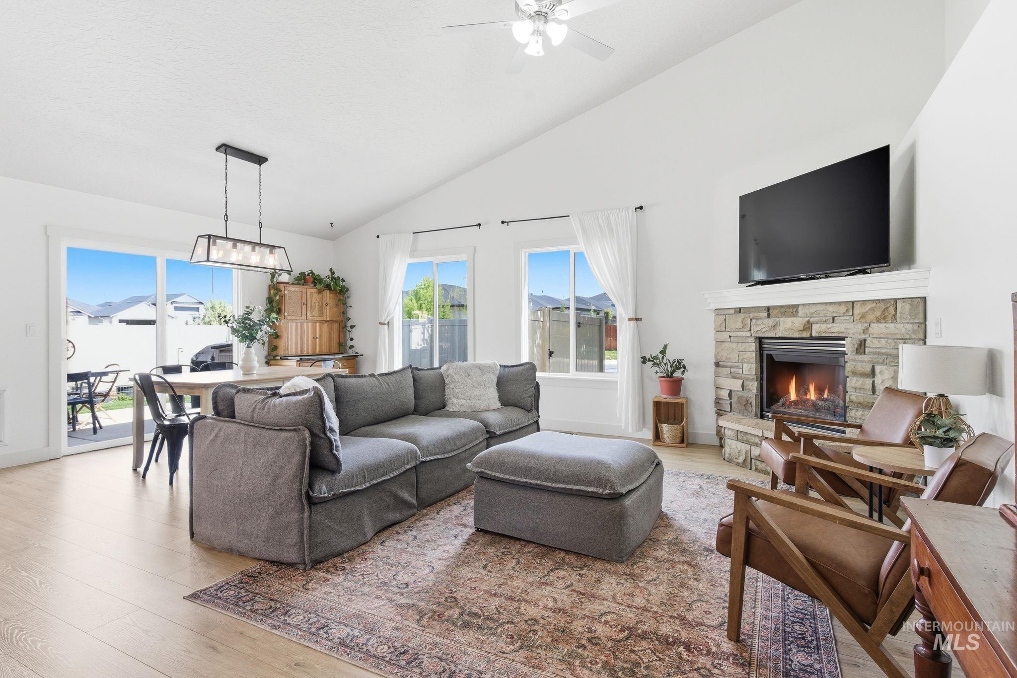 1032 W White Sands, Meridian, Idaho 83646, 3 Bedrooms, 2 Bathrooms, Residential For Sale, Price $499,900, 98981274