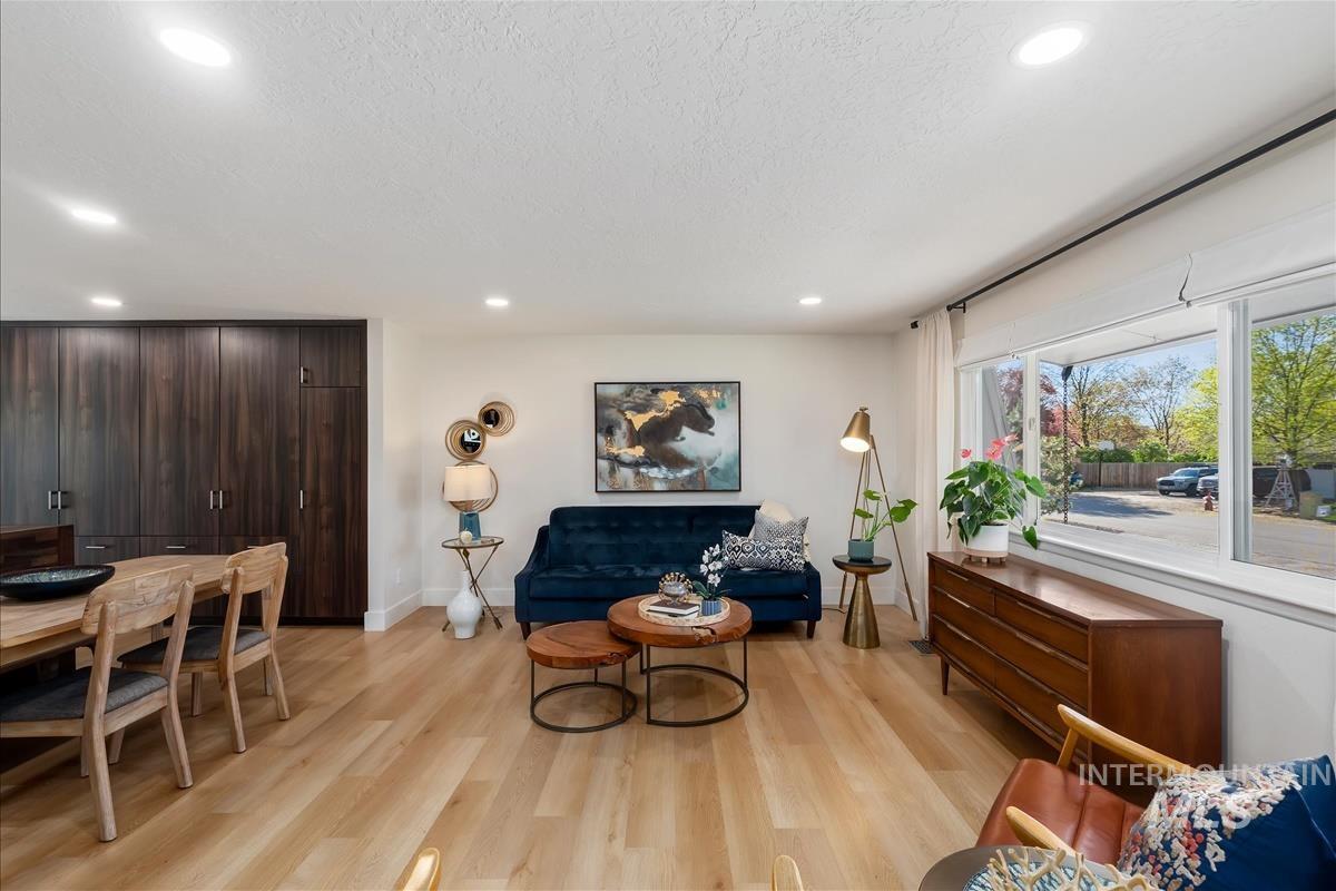 10080 W La Hontan Dr, Boise, Idaho 83709, 5 Bedrooms, 2 Bathrooms, Residential For Sale, Price $844,900, 98981276