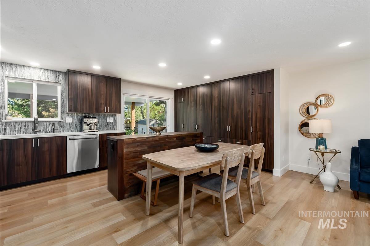 10080 W La Hontan Dr, Boise, Idaho 83709, 5 Bedrooms, 2 Bathrooms, Residential For Sale, Price $844,900, 98981276