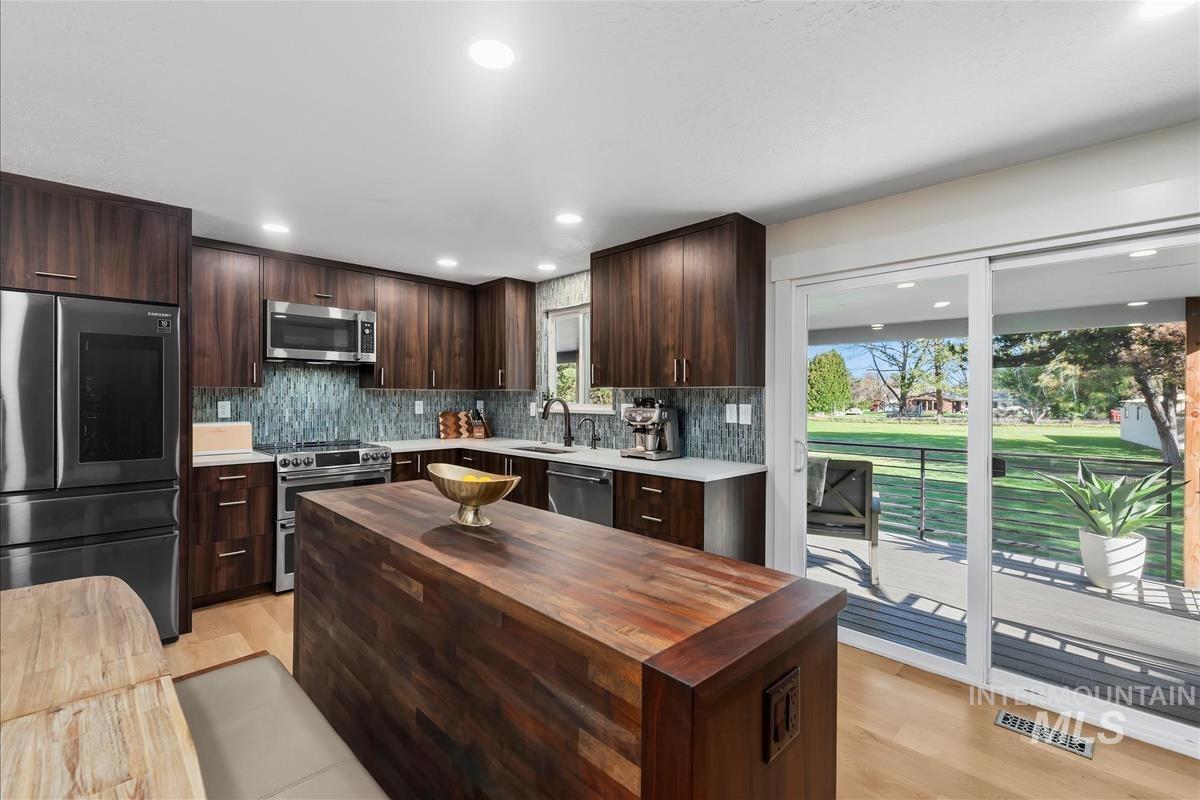 10080 W La Hontan Dr, Boise, Idaho 83709, 5 Bedrooms, 2 Bathrooms, Residential For Sale, Price $844,900, 98981276