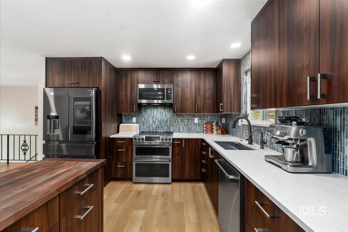 10080 W La Hontan Dr, Boise, Idaho 83709, 5 Bedrooms, 2 Bathrooms, Residential For Sale, Price $844,900, 98981276