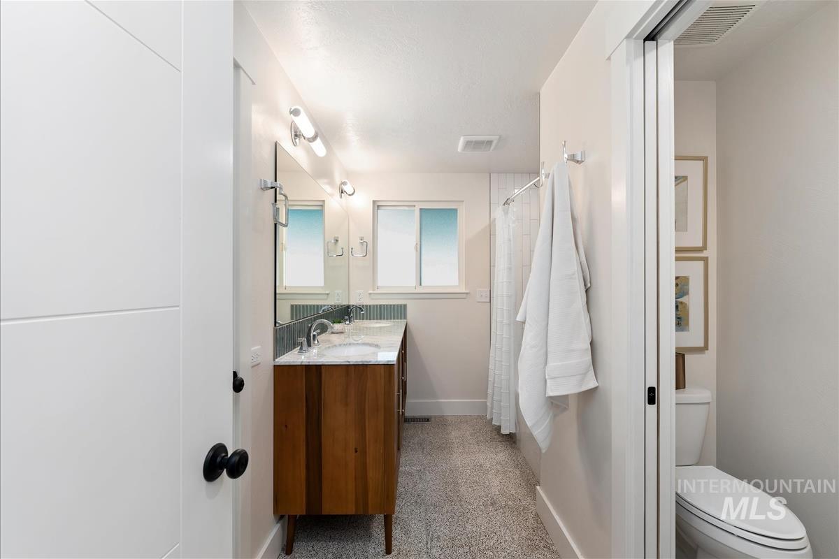 10080 W La Hontan Dr, Boise, Idaho 83709, 5 Bedrooms, 2 Bathrooms, Residential For Sale, Price $844,900, 98981276