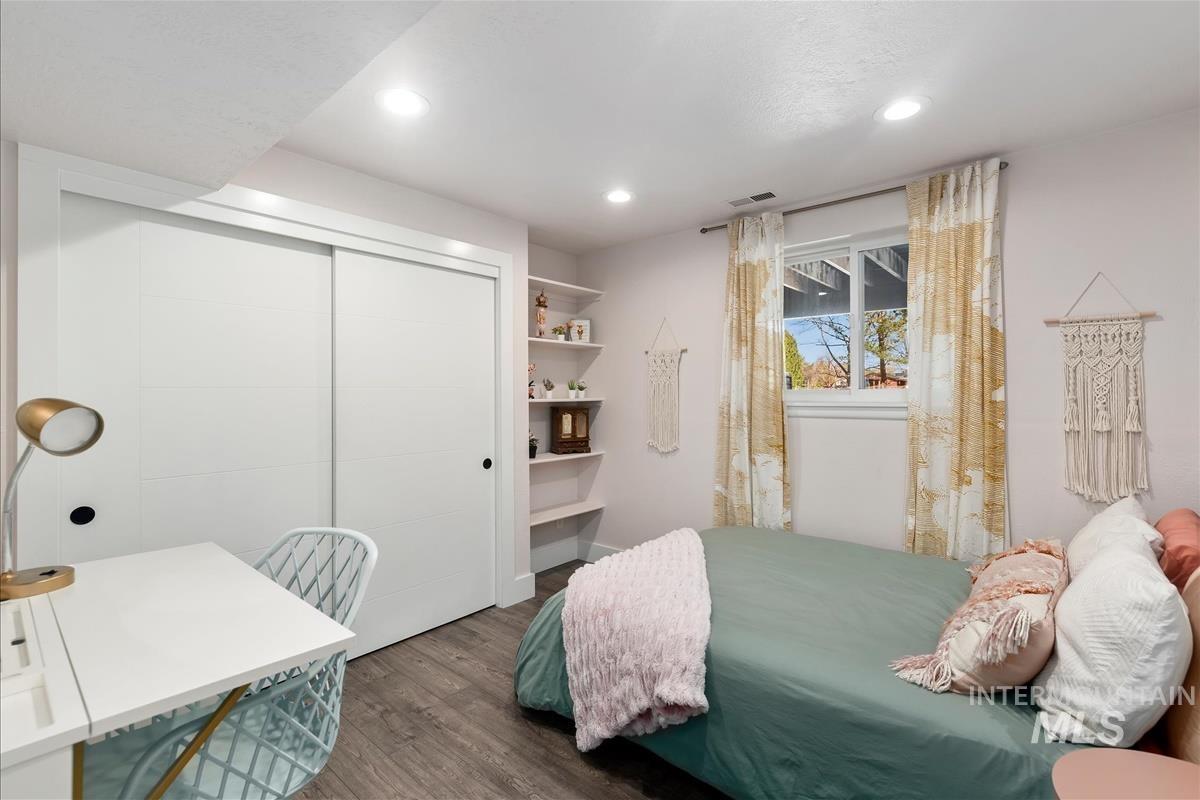 10080 W La Hontan Dr, Boise, Idaho 83709, 5 Bedrooms, 2 Bathrooms, Residential For Sale, Price $844,900, 98981276