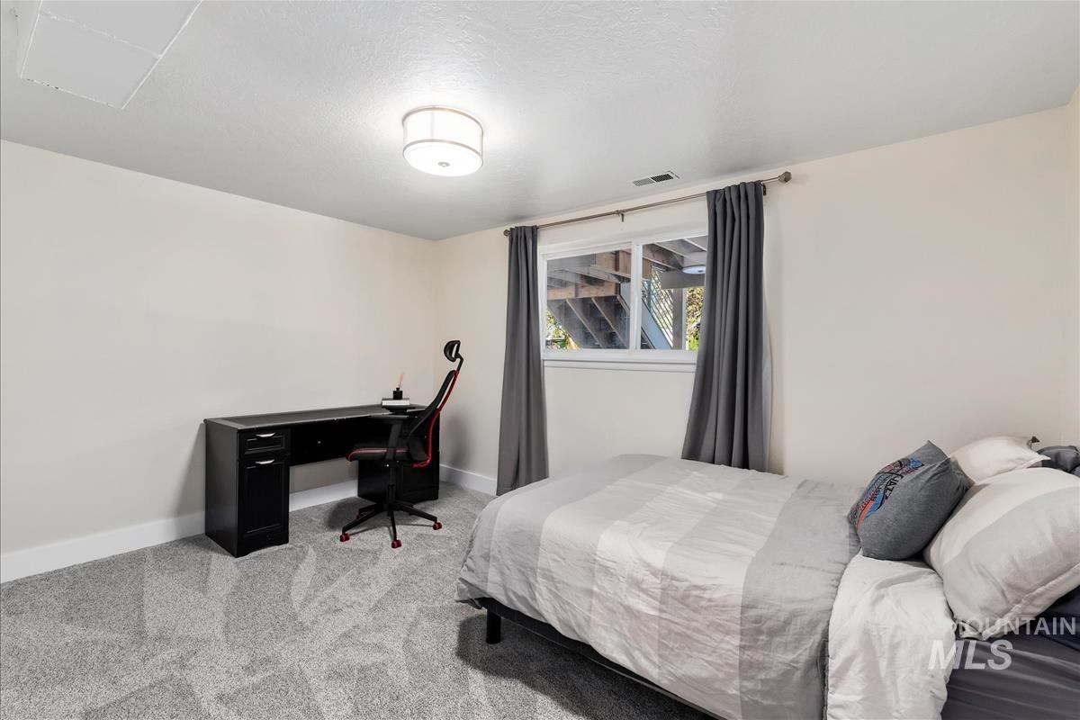 10080 W La Hontan Dr, Boise, Idaho 83709, 5 Bedrooms, 2 Bathrooms, Residential For Sale, Price $844,900, 98981276