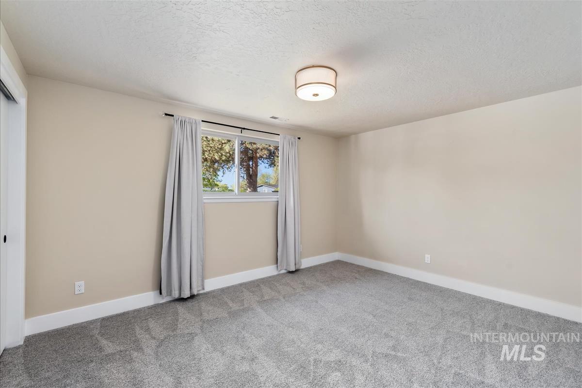 10080 W La Hontan Dr, Boise, Idaho 83709, 5 Bedrooms, 2 Bathrooms, Residential For Sale, Price $844,900, 98981276