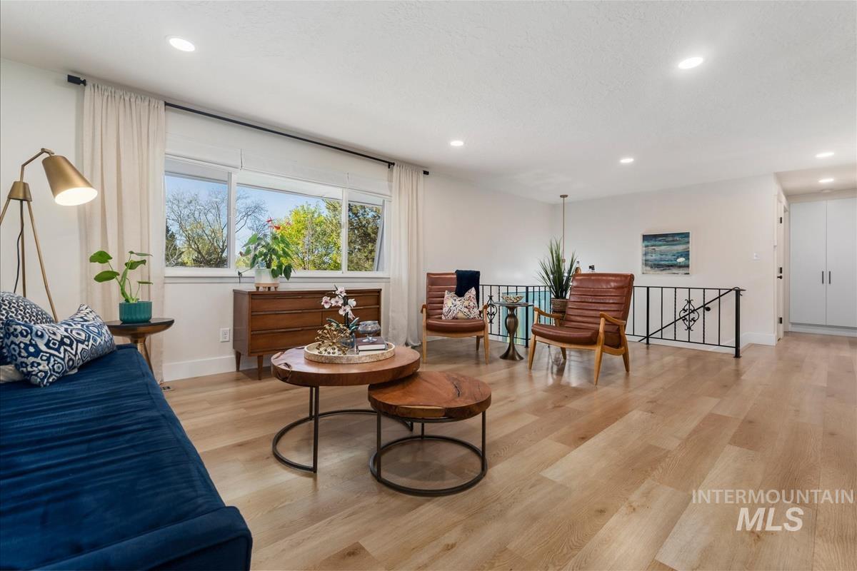 10080 W La Hontan Dr, Boise, Idaho 83709, 5 Bedrooms, 2 Bathrooms, Residential For Sale, Price $844,900, 98981276