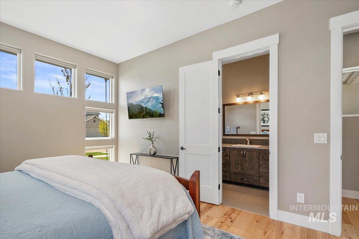 2578 E Shady Glade Drive, Meridian, Idaho 83642, 4 Bedrooms, 4 Bathrooms, Residential For Sale, Price $969,000, 98981278