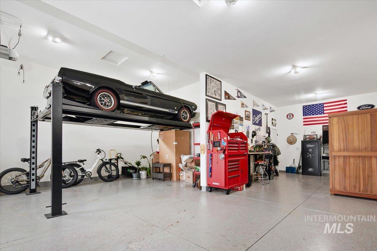 2578 E Shady Glade Drive, Meridian, Idaho 83642, 4 Bedrooms, 4 Bathrooms, Residential For Sale, Price $969,000, 98981278