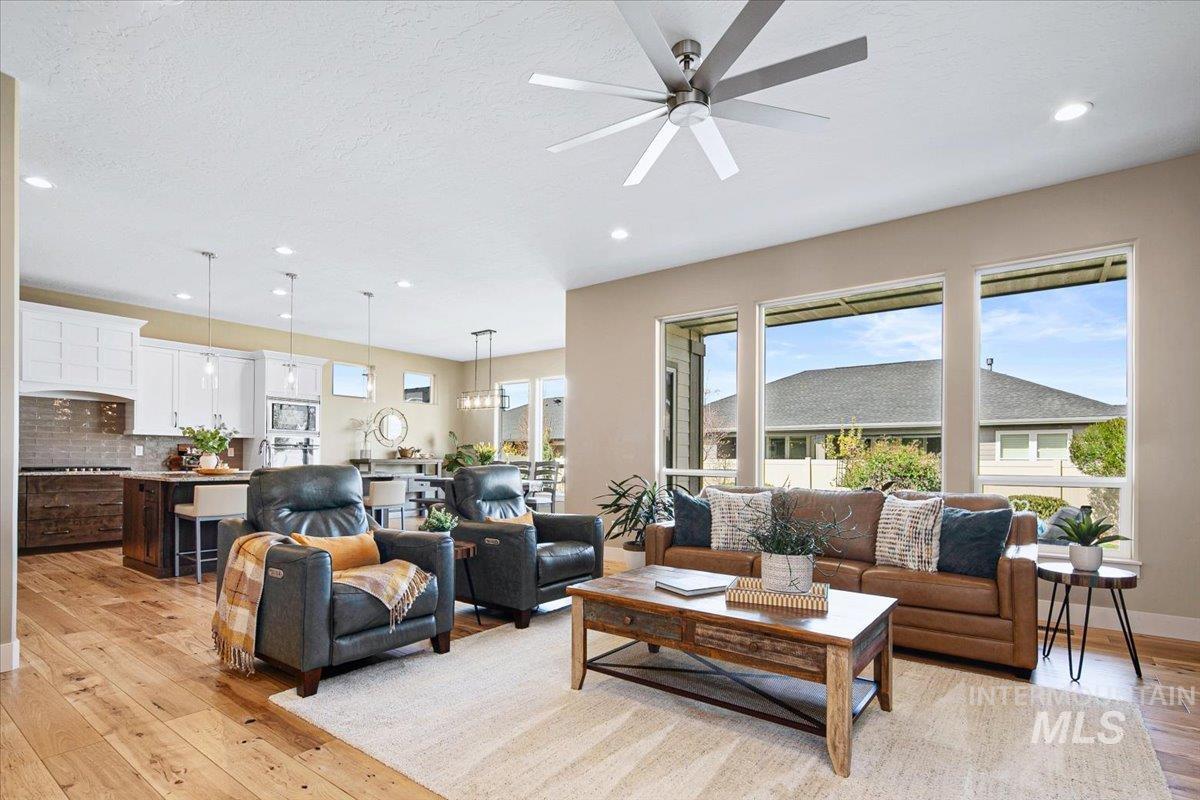 2578 E Shady Glade Drive, Meridian, Idaho 83642, 4 Bedrooms, 4 Bathrooms, Residential For Sale, Price $969,000, 98981278