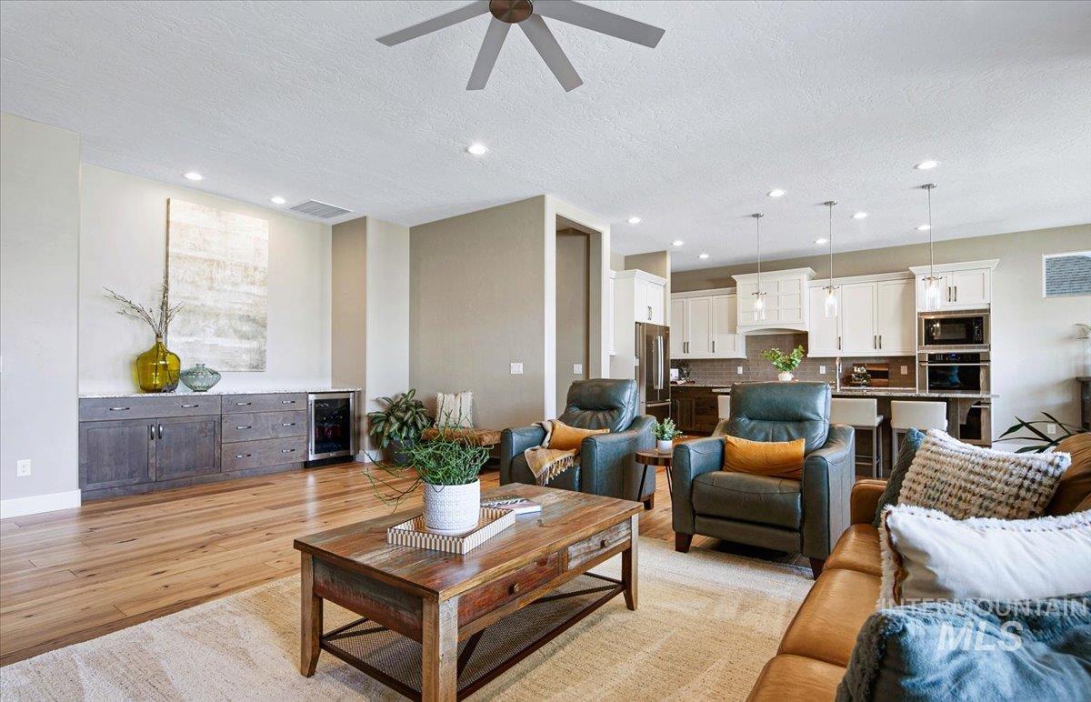 2578 E Shady Glade Drive, Meridian, Idaho 83642, 4 Bedrooms, 4 Bathrooms, Residential For Sale, Price $969,000, 98981278